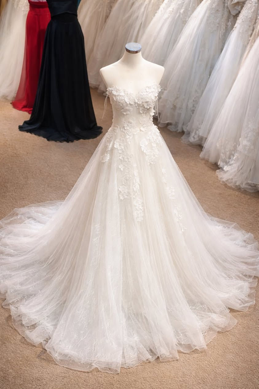 بدلات زواج بتصميم عصري انيق 
متوفر اكثر من ٥٠ تصميم داخل المحل 
عروض خاصة على الاسعار 
عفك شارع المحيط مجاور مارينا مول ومقابيل مول الحافظ 
*********** احمد الجناحي للاستفسار والتواصل
