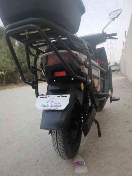 السلام عليكم ماطور شحن للبيع 
شركت نايسي شكل السكنس الحديث المميز
 المميزات
 تايرات جدد
رجوع بك  مع مثبت سرعه
ثلاث سرع 
ابريكات دسك ابو الدهن
مدرع من كل الجوانب 
لايت زنون مع دبل اشاره
لون الماطور المميز عسلي
بطاريات ام ال32امبير 
ام بي اثري 
ثلاث انضمه تشغيل 
اسويك وتحكم عن بعد وبصمه عدد2
قبل 20يوم اخذته 1150
بعده وضع الشركه فول 
السعر الحالي 1000 مليون وبيه مجال
للاستفسار ***********
