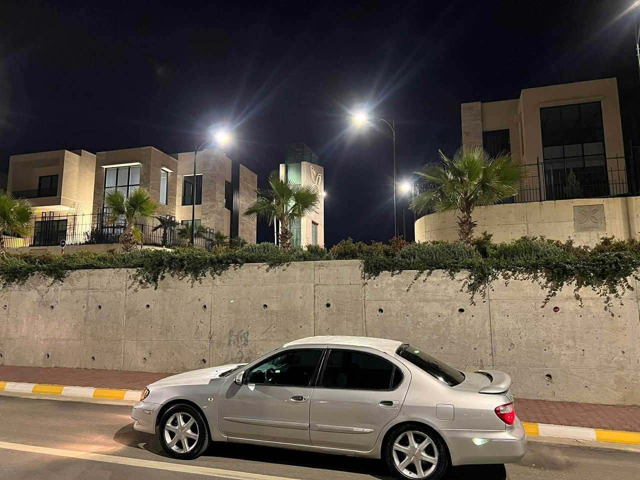 ماگزیما 2000
ڕەقەم ئەسڵی بەشەرت
سەنەوی تا ٢٧تازەیە تەحویلو خەرامە بەشەرت
گیرو مەکینە تەبرید ساردو گەرم بەشەرت
سەیارەکە ٤تایەو ویلی لۆکم سەرخستوە ئەو ویلانەی لەسەر نیە هەموو گیانی بەشەرتە 
١٥رۆژە مەکینەی ئەوروپی دەرەجە یەکی سەرخراوە سەیارەی مالە کامل مەسرەف کراوە جەمەلەقی سەکن لیدراویکی هەیەو تەواو سەیارەکە لەسەر جوانی عام پەمپ کراوە دەعمی قورسو وەرگەراو نیە 
٦٢گەلا مەعامەلە
گۆرینەوە ئەکەم لەسەر دلگرتن
سلیمانی *********** السليمانية, العراق
