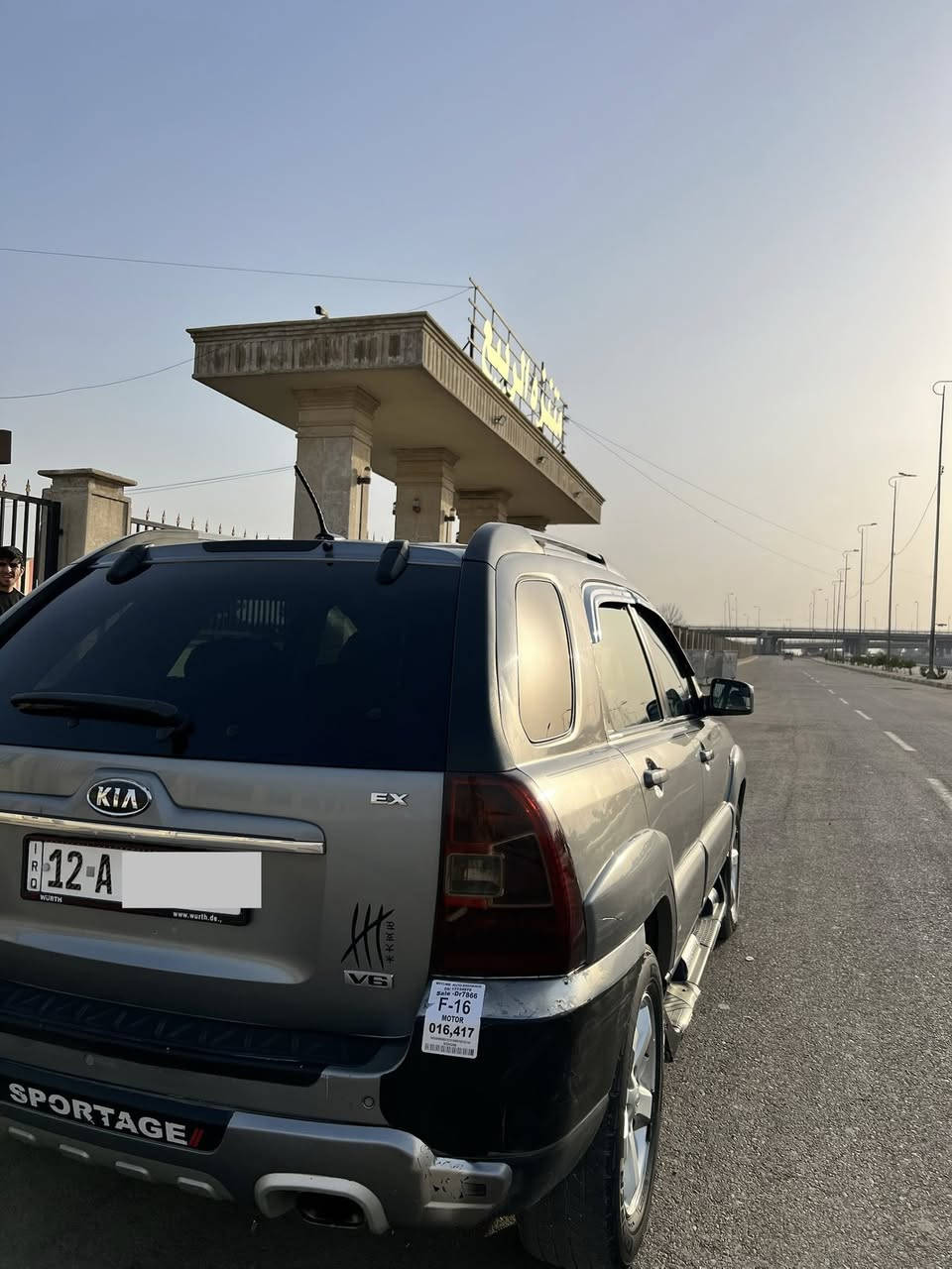 كيا سبورتج 4WD موديل EX 2010
محرك 2700 // V6  
مقاعد جلد // الصف الامامي تدفئة 
داخلية السيارة اسود و رصاصي 
فتحة سقف 
حساسات خلفية 
صبغ 5 قطع (بوند + جهة السائق)
هزة جديدة 
سنوية جديدة
رقم نينوى الجديدة 
السعر 100 ورقة 💲 
 متوجد على الفيسبوك والواتساب
***********
