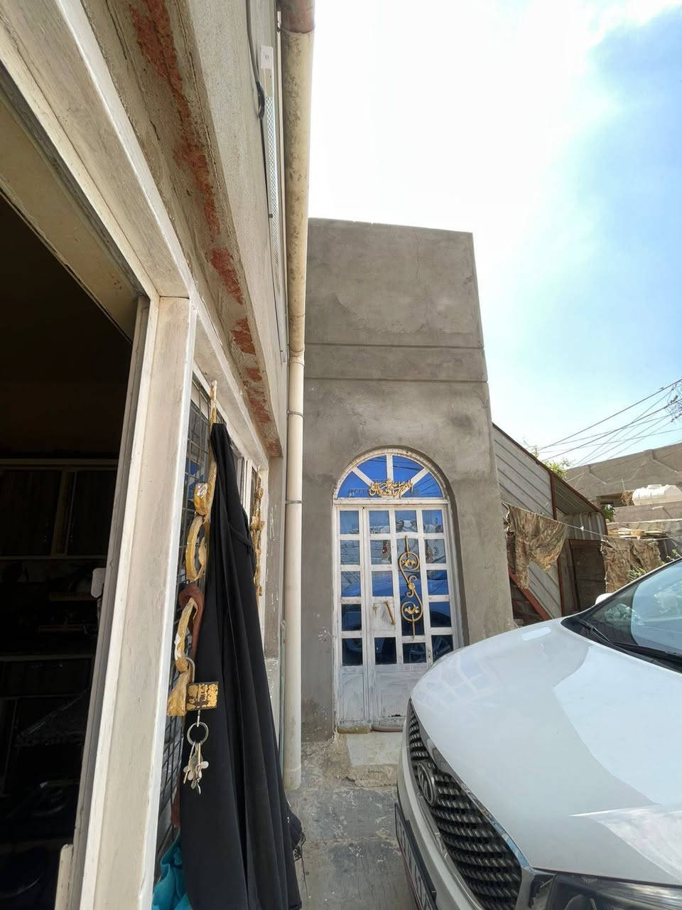 بيت للبيع مساحة 185 سند 25 يحتوي على غرفة وصالة ومطبخ وحمام داخلي وصحيات خارجية واستقبال وحديقة وساحة العنوان ال حمد نزلة شيخ سامي للاستفسار رقم صاحب البيت
***********
