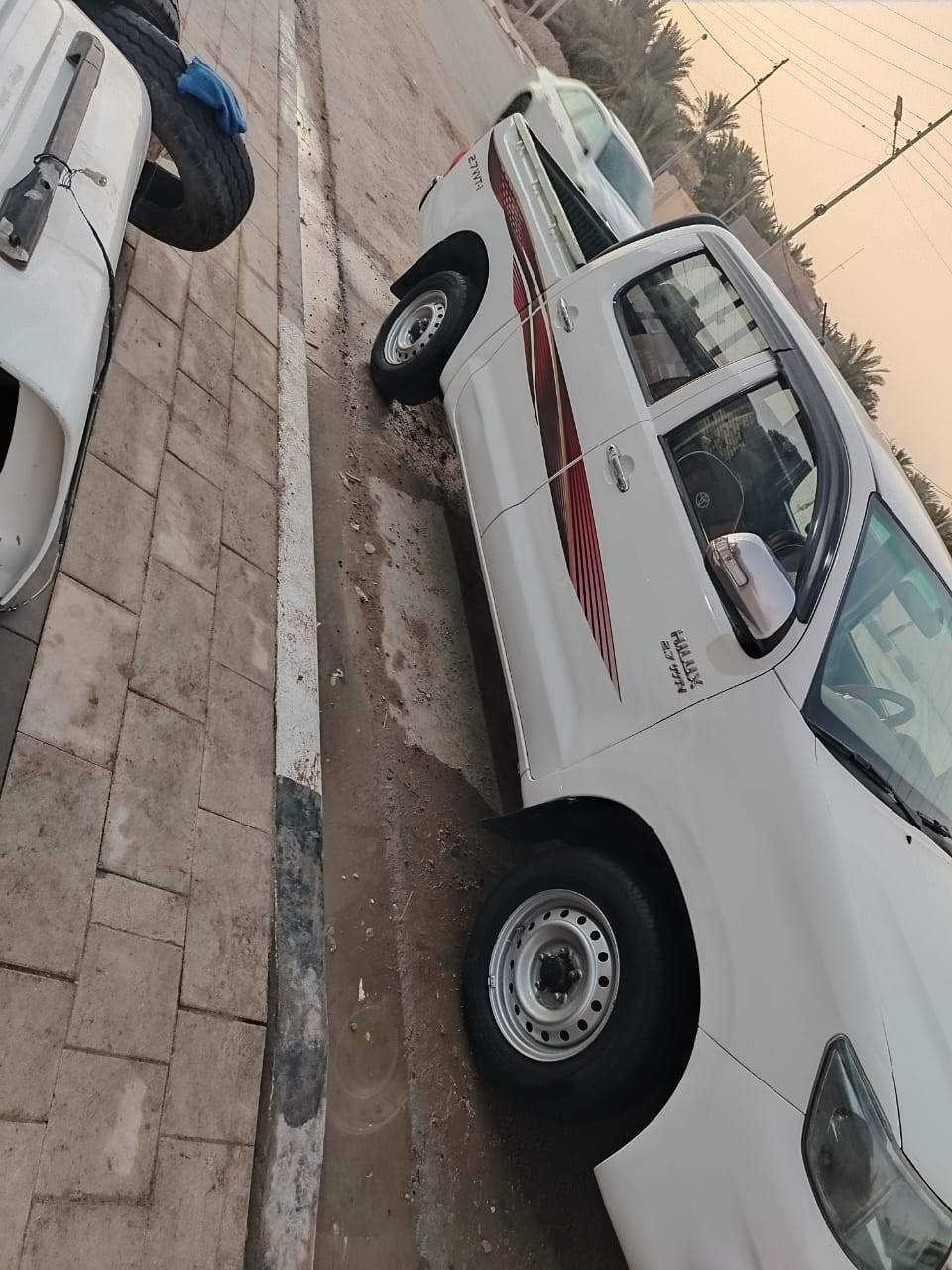 سلام عليكم للبيع هايلوكس للبيع موديل٢٠١٢ ***********
