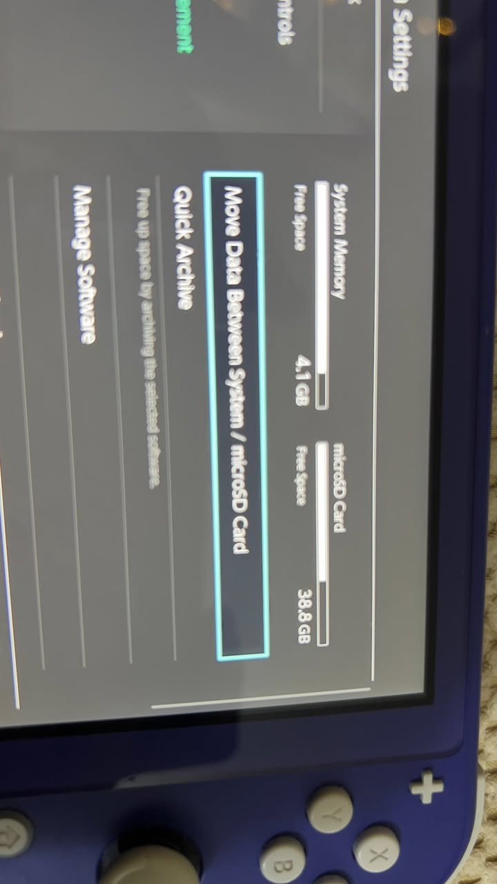 نيتندو سويتش لايت للبيع
السلام عليكم
الجهاز لون ازرق ذاكرة مالته مثل ما موضح بالصوره 
نظافه 90% بس القير اليسره لاستيك مالته متضرر مثل ماموضح بالصوره

الجهاز اونلاين غير مهكر

السعر 150 الف

***********
