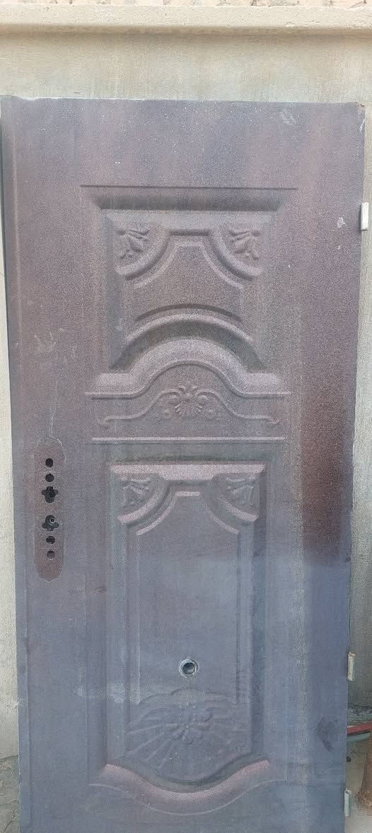 أبواب كلدور عدد ٢ عرض ١١٠ ارتفاع ٢٤٠ سعر الواحد ١٧٥ ألف
***********
