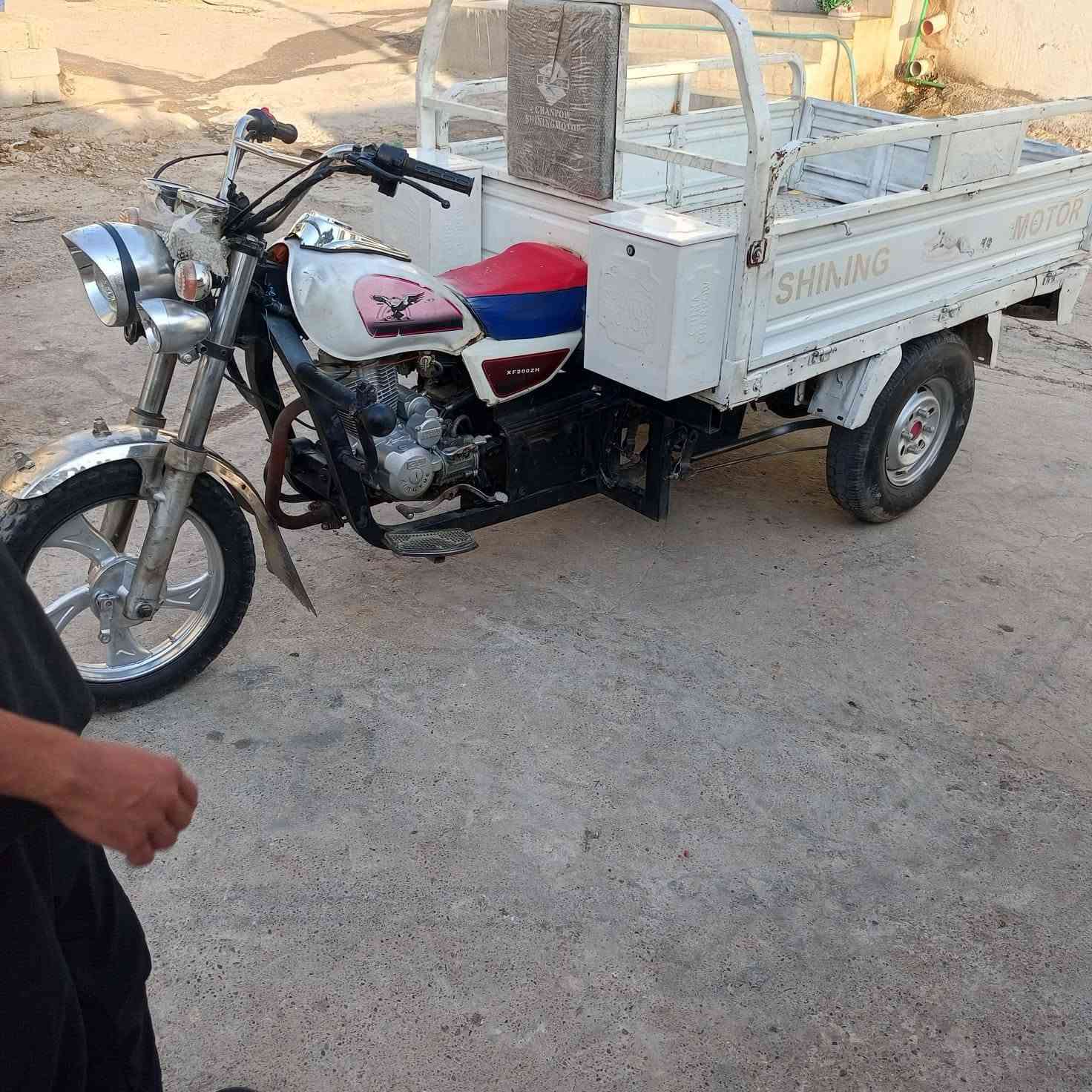 سلام عليكم ستوتة للبيع السعر مليون ٢٠٠ كلشي شغال لايتات بك ليت اشارات  محرك خيرا من الله نشط ميتين٢٠٠سيسي حجمة الرقم والستفسار ***********
