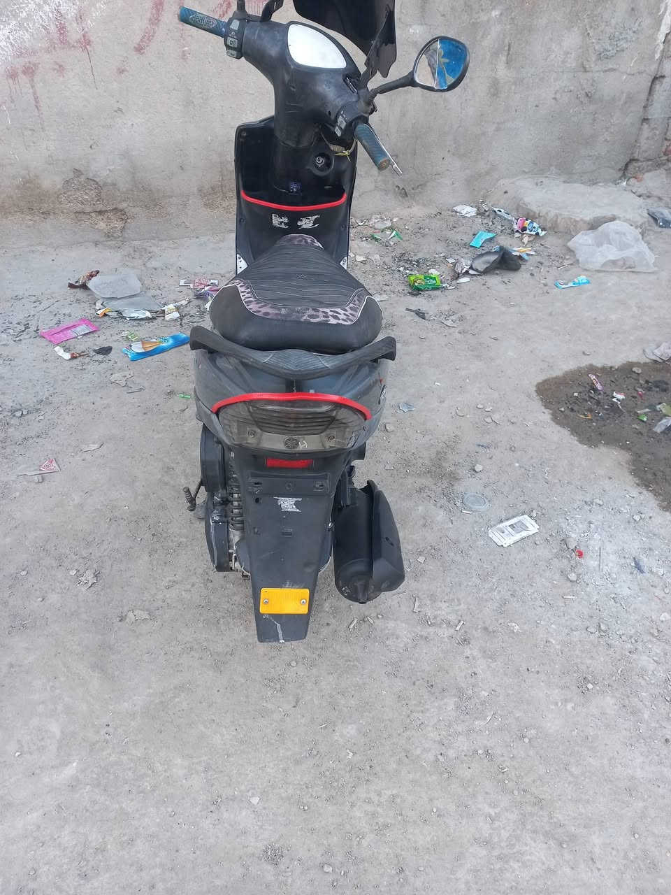 سلام عليكم  دراجة ماكس عدلة  مكينة ٥٥  دراجة حلوة ونضيفة سعر ٤٥٠ بيهة  مجال  مكان شعب  رقم ***********  واتساب موجود ودللو
