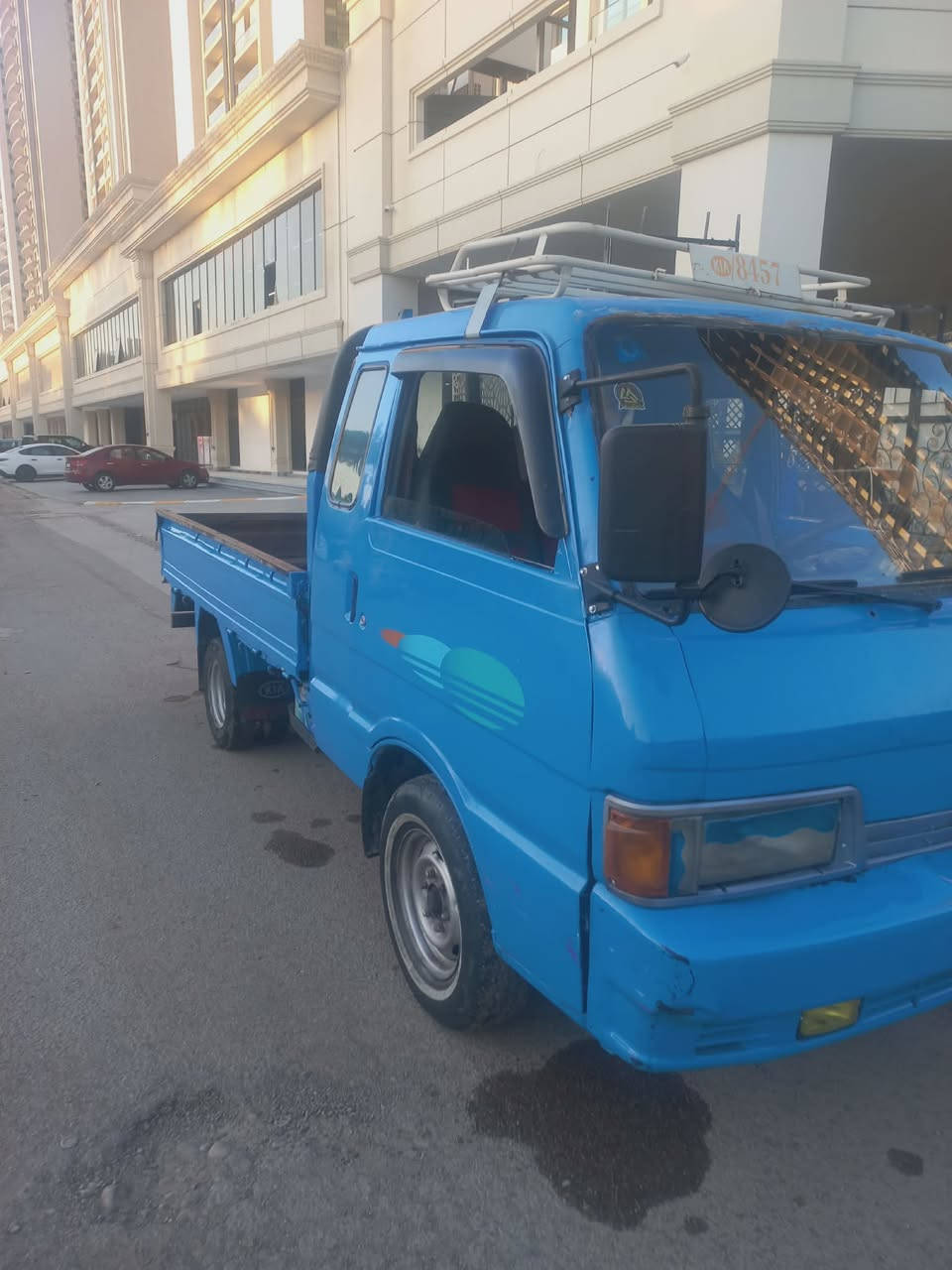 سلام عليكم سياره البيع ر قم بغداد رقم نكليزي موديل 94سياره خير من الله محرك وكير نضيفات 6جنكال ***********مكانها بغداد سعر48
