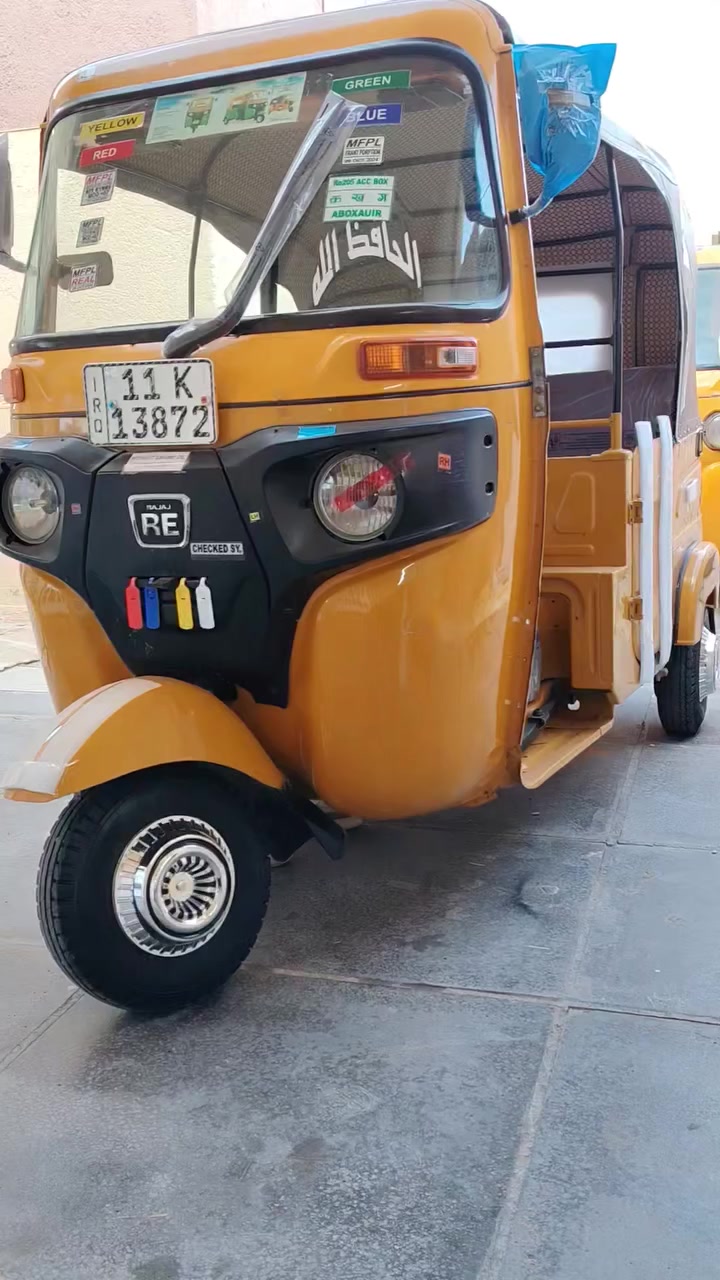 السلام عليكم  تكتك للبيع  موديل 21  عنواني بغداد سبع قصور شارع ابو علي  تفاصيل   السعر الخاص  رقم الهاتف  ***********
