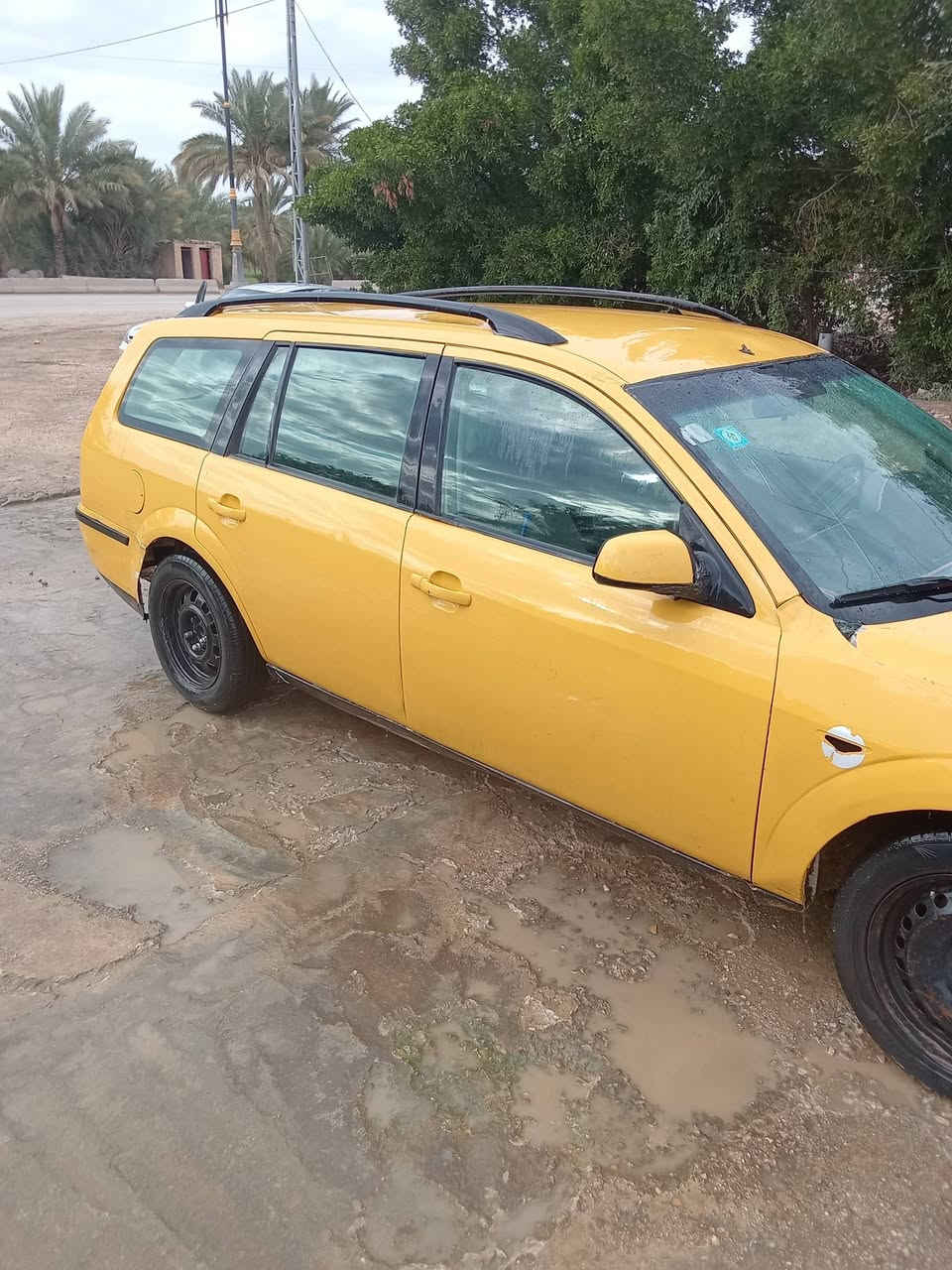 فورت ألماني مونديو مكفولة من الضربة والتبديل مويل 2007 مصفرة مرور وهيئة
مكينة وكير ياباني محورة اوتوماتيك 
مكاني الديوانية قضاء غماس
علمآ السيارة للبيع او مراوس 
السعر 33 ورقة وبيها مجال 
إتصال فقط 
***********
