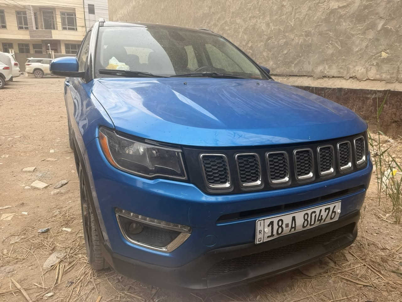 . السلام عليكم سياره جيب كومباس أمريكيه للبيع موديل 2020 رقم بابل حره تحويل مشروع وطني السياره بيه ضربه ربع البنيد والجاملغ الأيسر شبر مواصفات السياره بصمه محرك 2400 سايد بريك بصمه تبريد قطعتين تحكمات فول شاشه كبيرة كاميرا دواره تخم تاير حداديه ماشيه ٥٦ الف سياره جديدة بمعنى الكلمة وجاهزه من كلشي استخدام شخصي السعر ١٣٠ وبيها مجال بسيط للشراي مكان السياره الحله  للإستفسار   ***********
