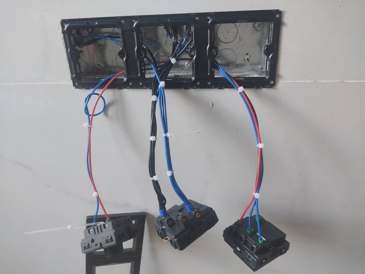 جزء من عمل اليوم 
 عمل درجة اولى 
كربلاء 
للاستفسار 
***********
