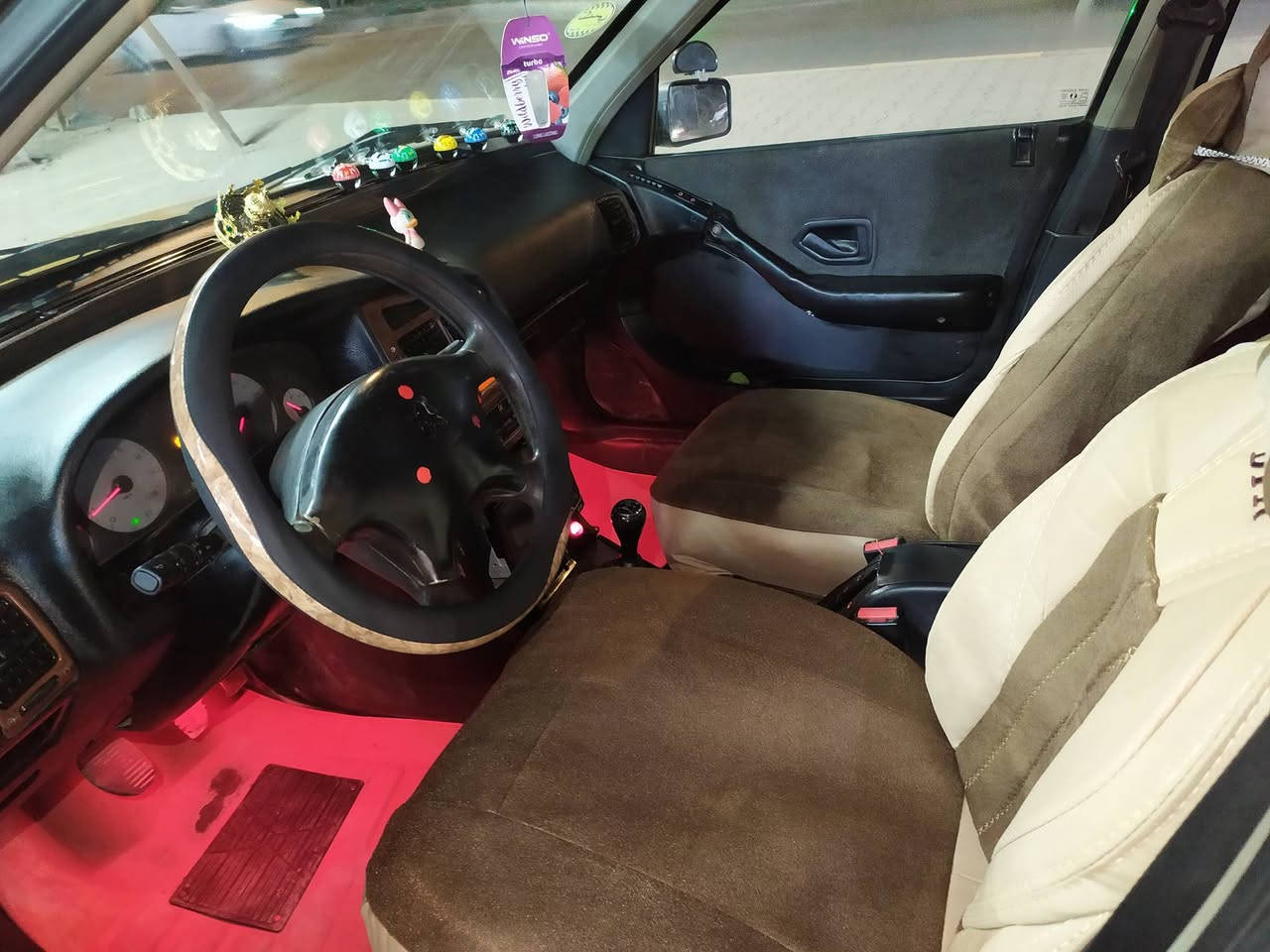 السلام عليكم بيجو بارص موديل 2011 مكفوله من ضربه مكينه وكير وحدايد خير من الله سياره جاهزه من كلشي رقم بغداد مصفره هيئة السعر 38 وبيه مجال بسيط تصال عل رقم مكاني بابل ***********
