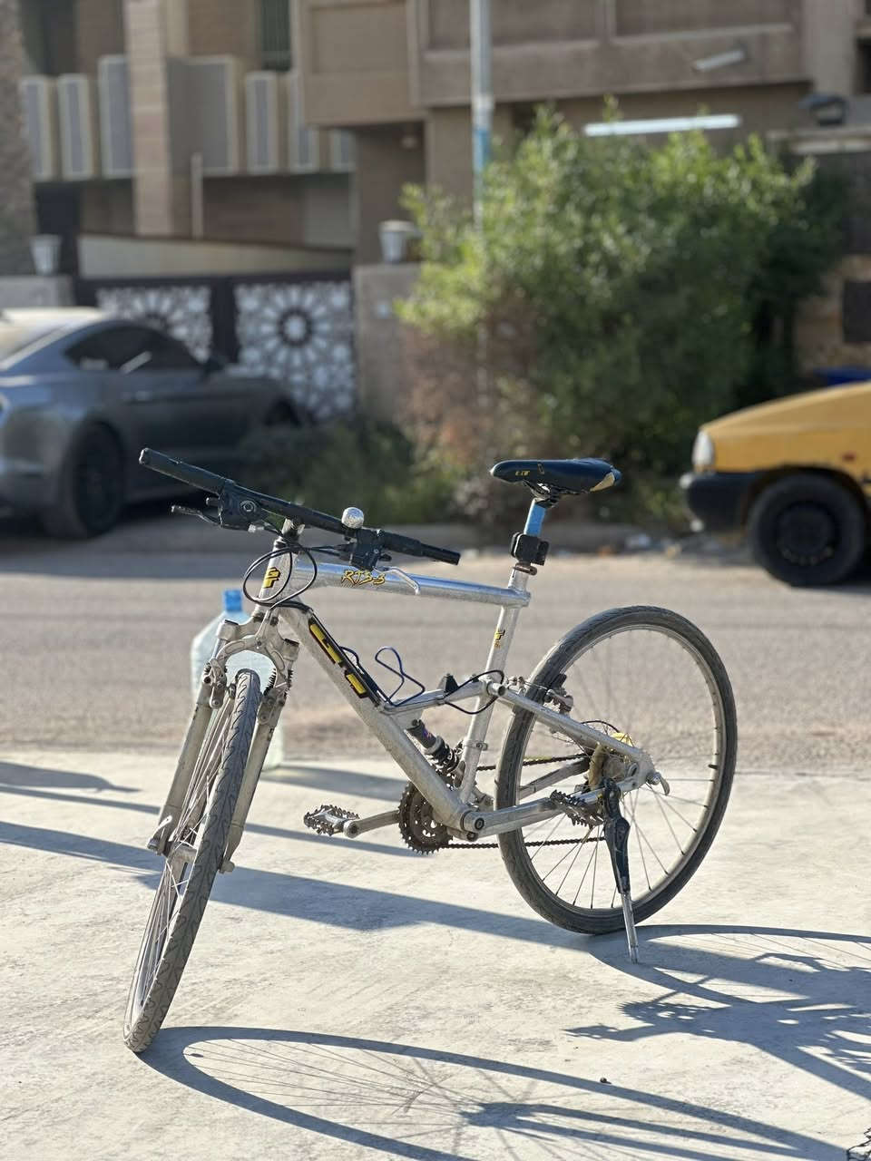 بايسكل للبيع
بايسكل كنت GT رياضي 
البايسكل نضيف  
رايده 100 وبي مجال 
رقم : ***********….***********

واتساب 👆🏻                                  👆🏻
