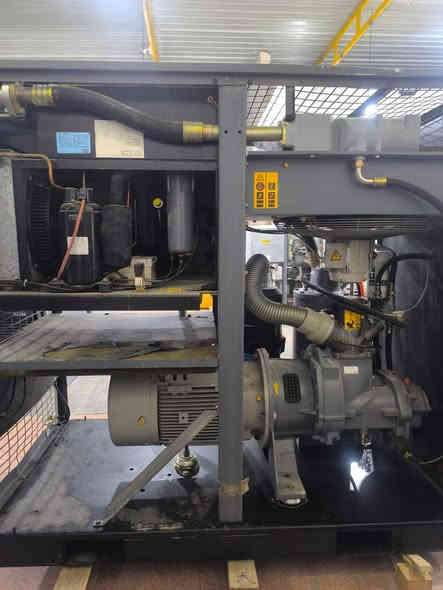 🔧 المنتج: كومبريسر هواء 40 حصان
⚡️ الموديل: ATLAS COPCO
 GA30 FF– موديل 1997 – ضغط 7.5 بار

📍 العنوان: حي القادسية – خدمي شارع الصب – مقابل معرض النجف الدولي
📞 للاستفسار: ***********
