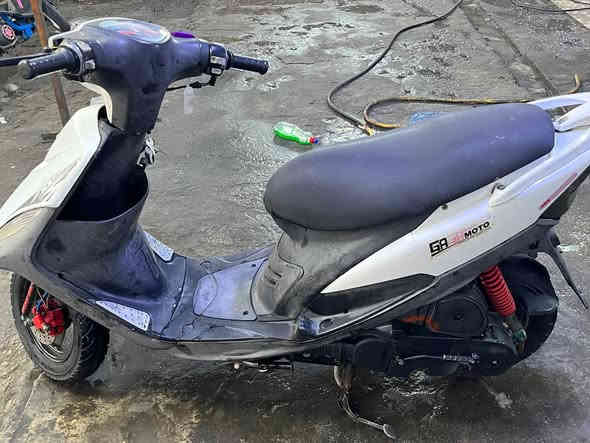 ماكس عدله
دراجه موضحه بصوره
مكينه جديده رنبه ما مفتوحه
كامله ما ناقصهة شي
***********
ب
