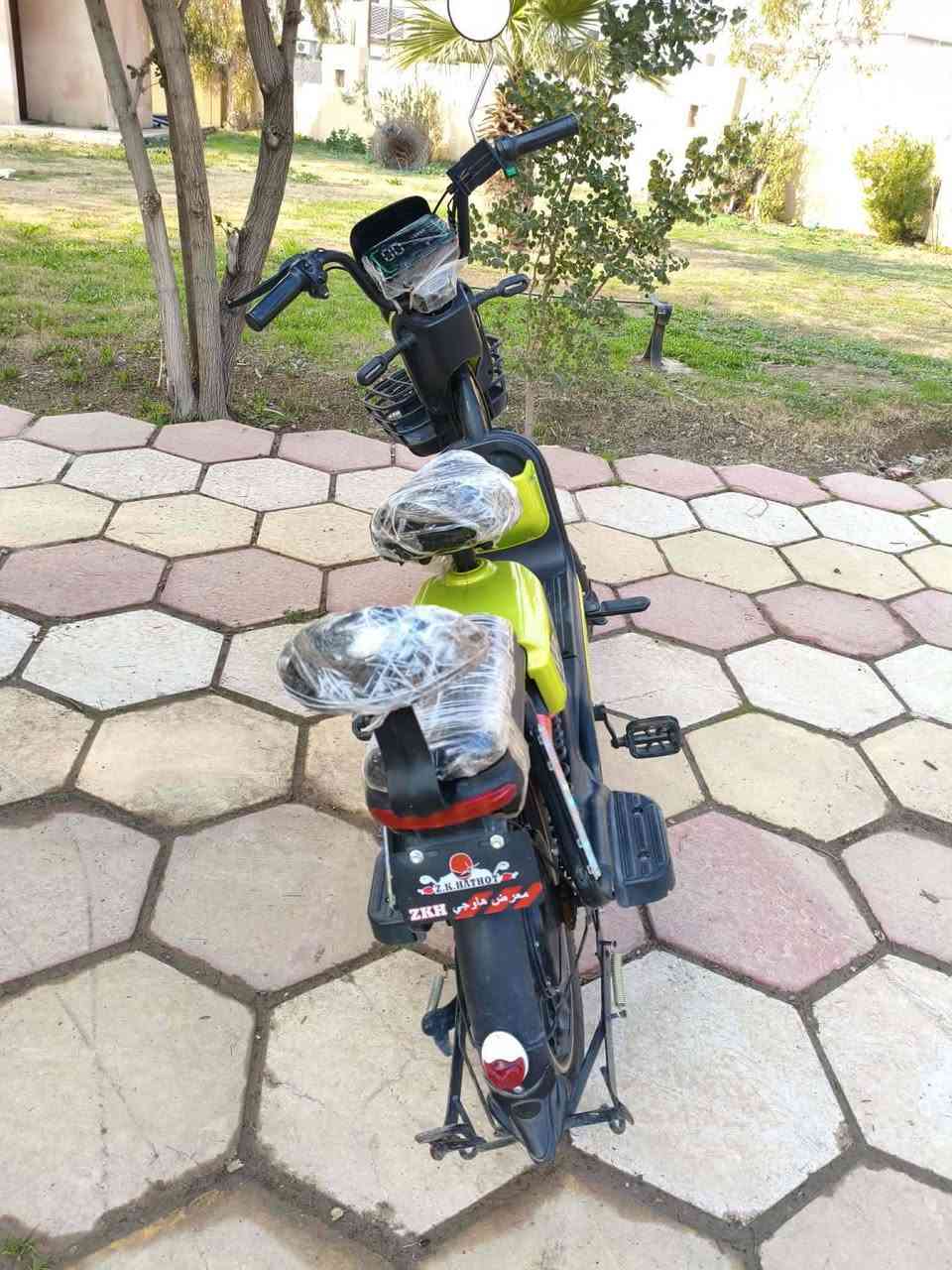 دراجه شحن ححم٢٠ اخو الجديد مابي اي عيب كلها شغال سعرها ٣٥٠ (***********)
