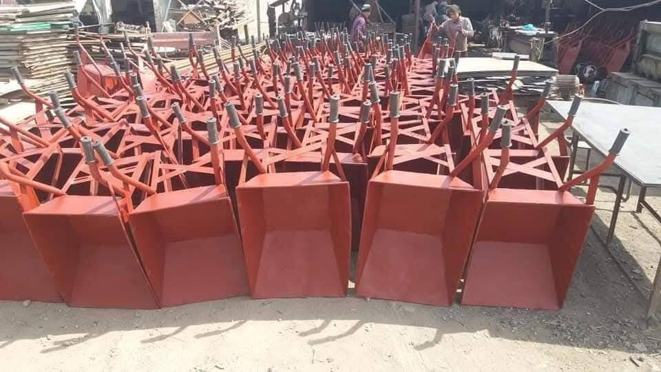 من خصة مدير الكروب عر بة تراب حدادي استندر بسعار تنافسية خفيف السعر ٢٦ الف جملة


**إذا كنت صاحب هذا الإعلان وتريد حذفه لأي سبب، رجاءا أرسل رسالة إلى الدعم الفني**