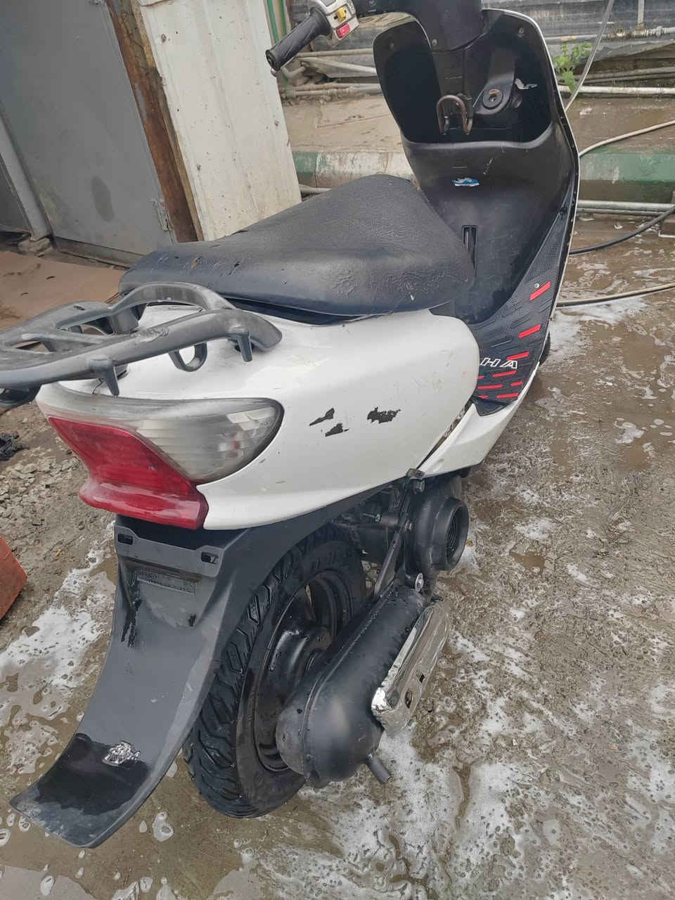 السلام عليكم دراجه عصفوريه هندر واحد تشتغل باي وقت لايت وهورن شغال الدشبول شغال كله زوج تاير جديد كابريتر تفصيخ اصليه شادله الدراجه نقصه اكسل فقط سعره ١٧٠ وبيه مجال بسيط مكاني بغداد الكاظميه شارع ٦٠ رقم الهاتف *********** واتساب متواجد
