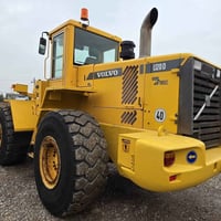 للبيع - بۆ فرۆشتن  رەقم اربیل ——————— شفل : VOLVO حجم : L120D مودیل :2...