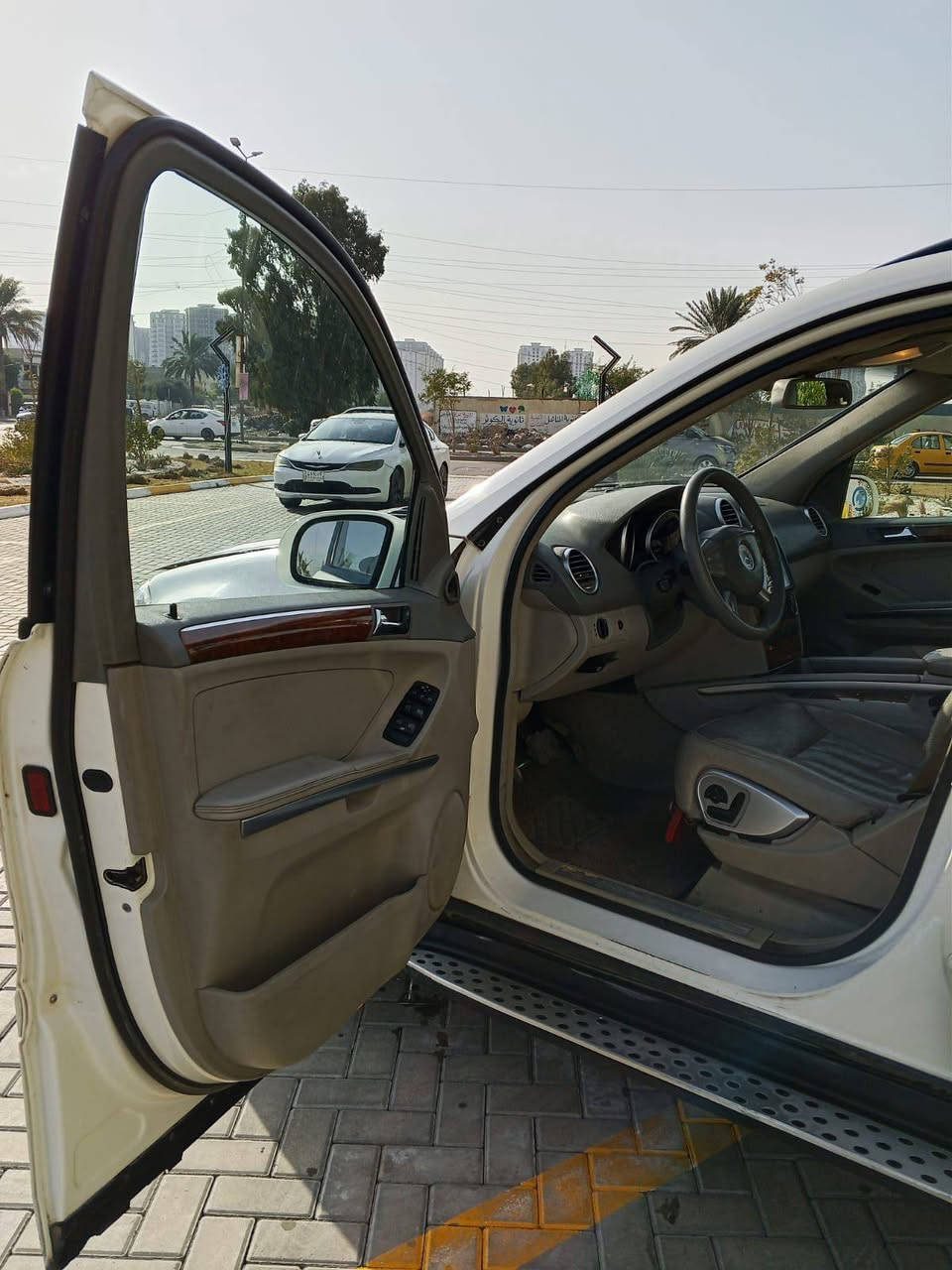 سلام عليكم ورحمة سيارة مارسدس موديل 2006 بيع او مراوس حسب القناعه كير مكينه تحويل او وكاله سيارة جاهزه خير من الله اي نقص مابيها فول سعر 118 ورقه بيع او مراوس مكاني بغداد البياع متواجد واتساب رقم الهاتف ***********
