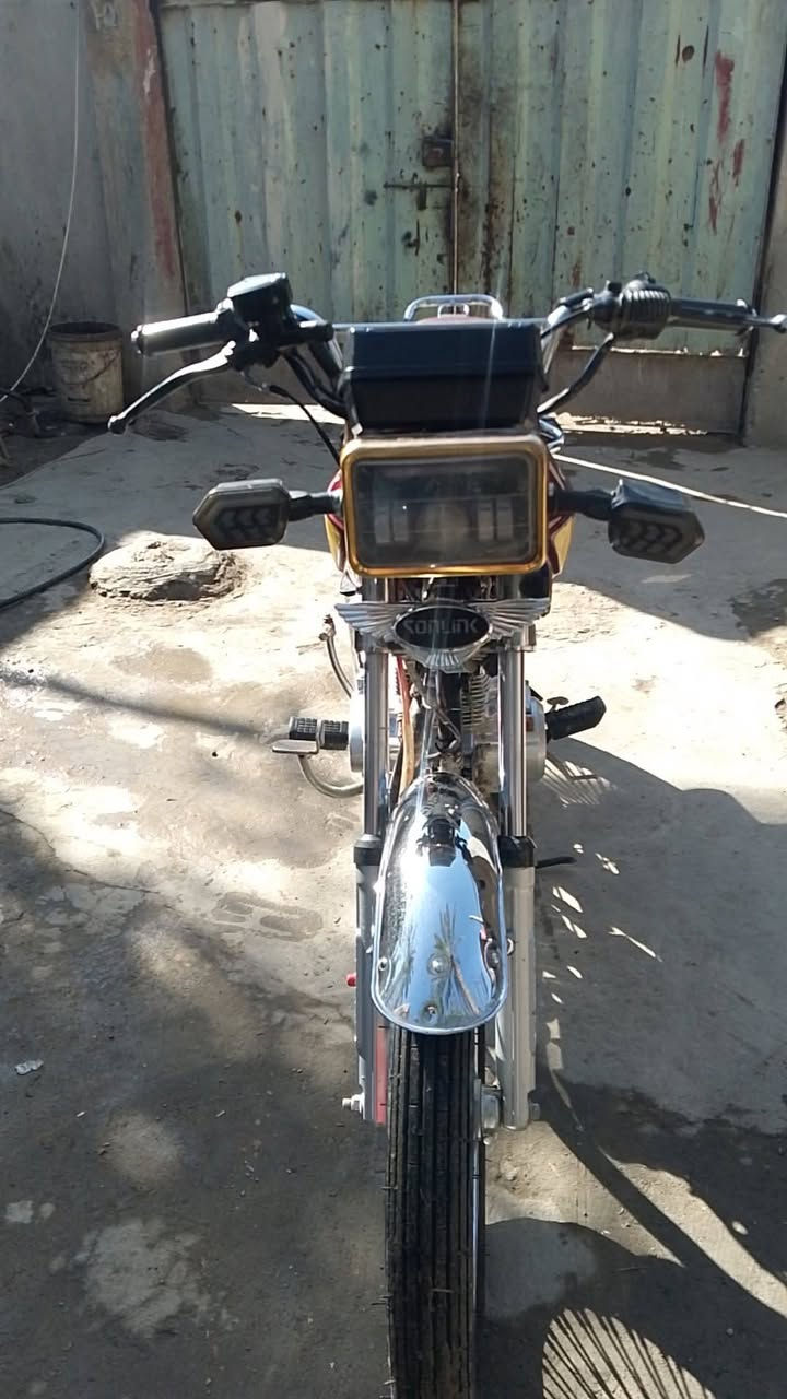 السلام عليكم دراجه تايكر ختم سونك 2024 نضافه فول محرك ما ممدود عليه سبانه الشراي يتصل ما متواجد عل فيس *********** السعر 650 وبيه مجال حك الجيه 

مكاني بابل الحمزه الغربي
