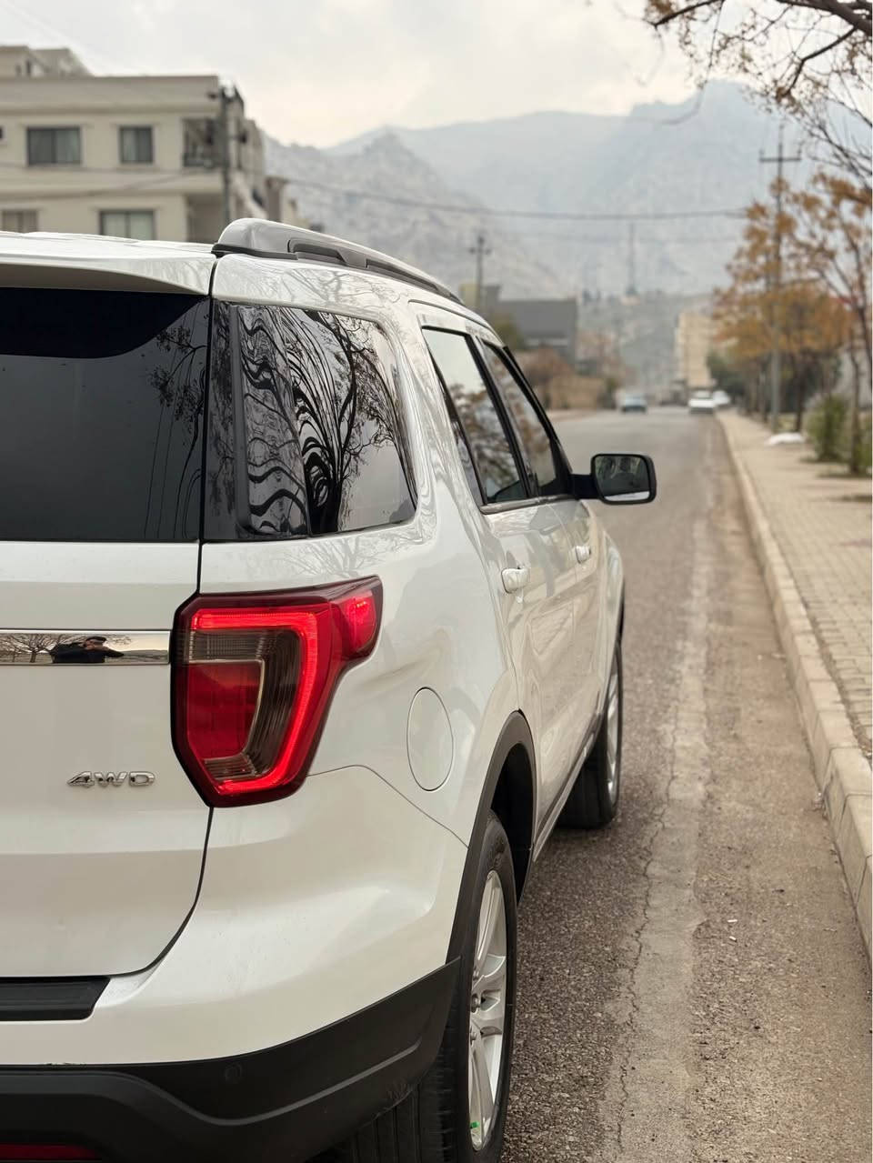 فورداكسبلورر  2019 XLT
فول مواصفات به س پانوراما نيه 
دبل اكسل 
شاشه مه زن
هەردو کوشن و سکان هیتەر
هەردوکوشن کهرباي
بەصمە شغال
١ سویج
کامیرە 
٦ بستون 3.5
3مقعد 
سندوق شفت
تبرید مرکزي 
پەرەشوت سیستەمکرینە 
قودي کهربائي و اشارە
سنوي هەزە جدید
گير و مكينه بشرطن 
سياره ب نافي منه بي غه رامه يه 
سعر ١٩٢ وبيجه كا مجالي 
سياره يال ئاكري :***********

فورداكسبلورر  2019 XLT
فول مواصفات بدون بانوراما 
سياره مرتبه و نضيفه 
مواصفات دبل اكسل
شاشه كبيره 
كوشن تدفئه و ستيرين تدفئه 
بصمه شغال
١ سويج
كاميره 
٦ سلندر محرك 3.5
٣ مقاعد صندوق شفط
ايرباك سيستم
مرايات كهربائي و اشاره 
سنويه جديده و هزه جديده 
گير ومحرك ب شرط 
سياره ب اسمي 
سعر ١٩٢ ورقه و بيها مجال بسيط
سياره ب عقره :*********** اكر, نينوى
