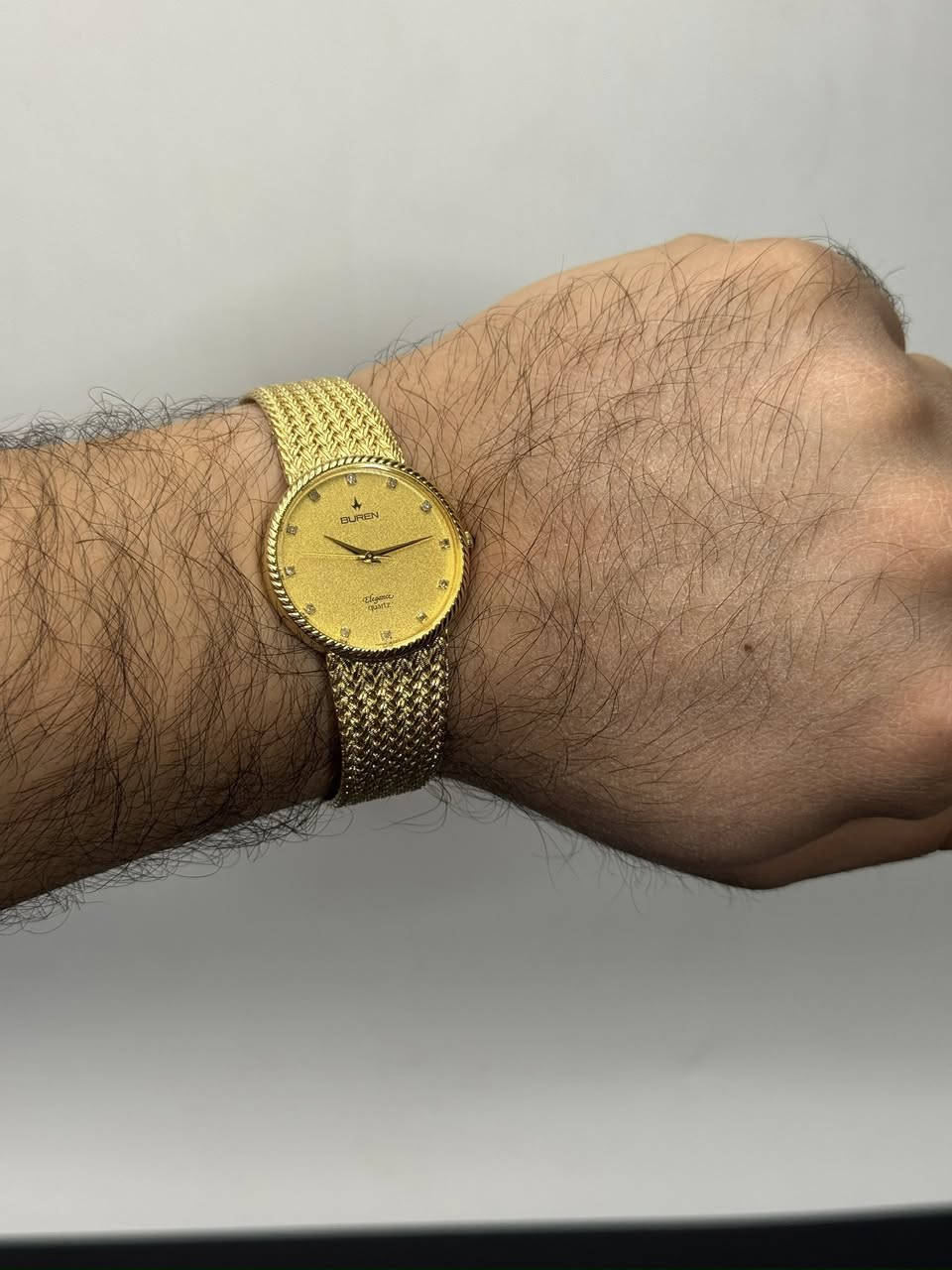 BUREN 1980s
رجالي رسمي من العريقة بورين
- سويسري أصلي مستخدم النظافة ممتازة كالجديد بدون مرفقات إنتاج 1980
- طلاء ذهب بالكامل والمينا مرصعة بالألماس
- سير حصيرة
- زمبلك زفير
- الماكنة كوارتز تعمل بالبطارية
- قطر الرجالي 31mm
للإستفسار مراسلة الصفحة ، يوجد توصيل الى جميع محافظات العراق
(نتعامل بالساعات الأصلية فقط)


**إذا كنت صاحب هذا الإعلان وتريد حذفه لأي سبب، رجاءا أرسل رسالة إلى الدعم الفني**