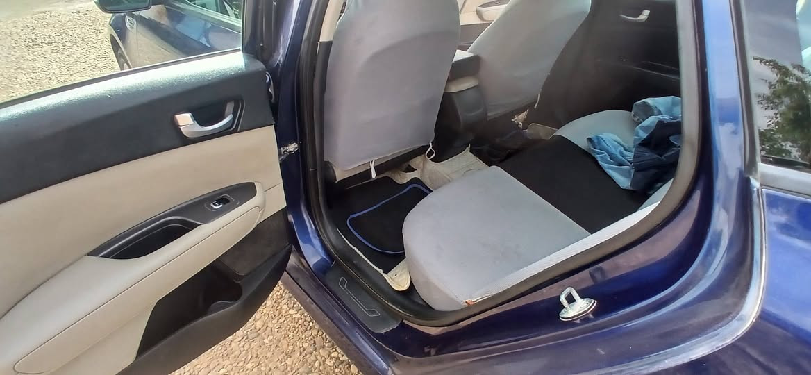 السلام عليكم ...
اوبتما 16 امريكي نص فول
حادثها صفحه تبديل بابتين فقط  عكس سايق 
حداديه جديده 
محرك وكير خير من الله
بيها محترك نانو او كلير 
الاستفسار ***********
