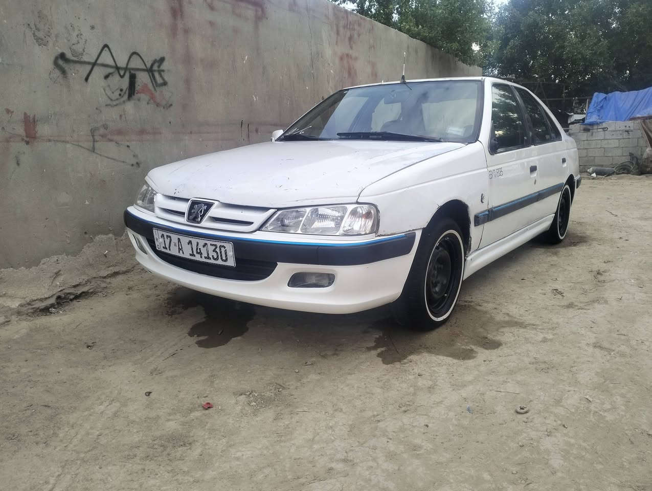 سلام عليكم بيجو باص للبيع مديل 11سياره كير مكينه حداديه تخم تاير خير من الله مداور ثانيوم بسمي جاهزه شندك مراوس اراوس 2031سنويته سعر 35او بيه مجال اي ستفسار على رقم ***********
