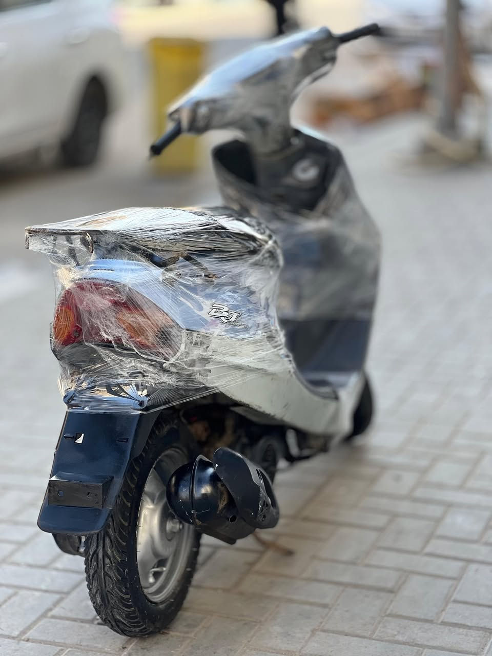 سلام عليكم دراجة تسع زروف  للبيع نضيفه كلش كفاله عامه كلشي بيها شغال سلف هندر لايتات اشاير هوران شغالات السعر... 390
مكان بصره الرقم ***********
