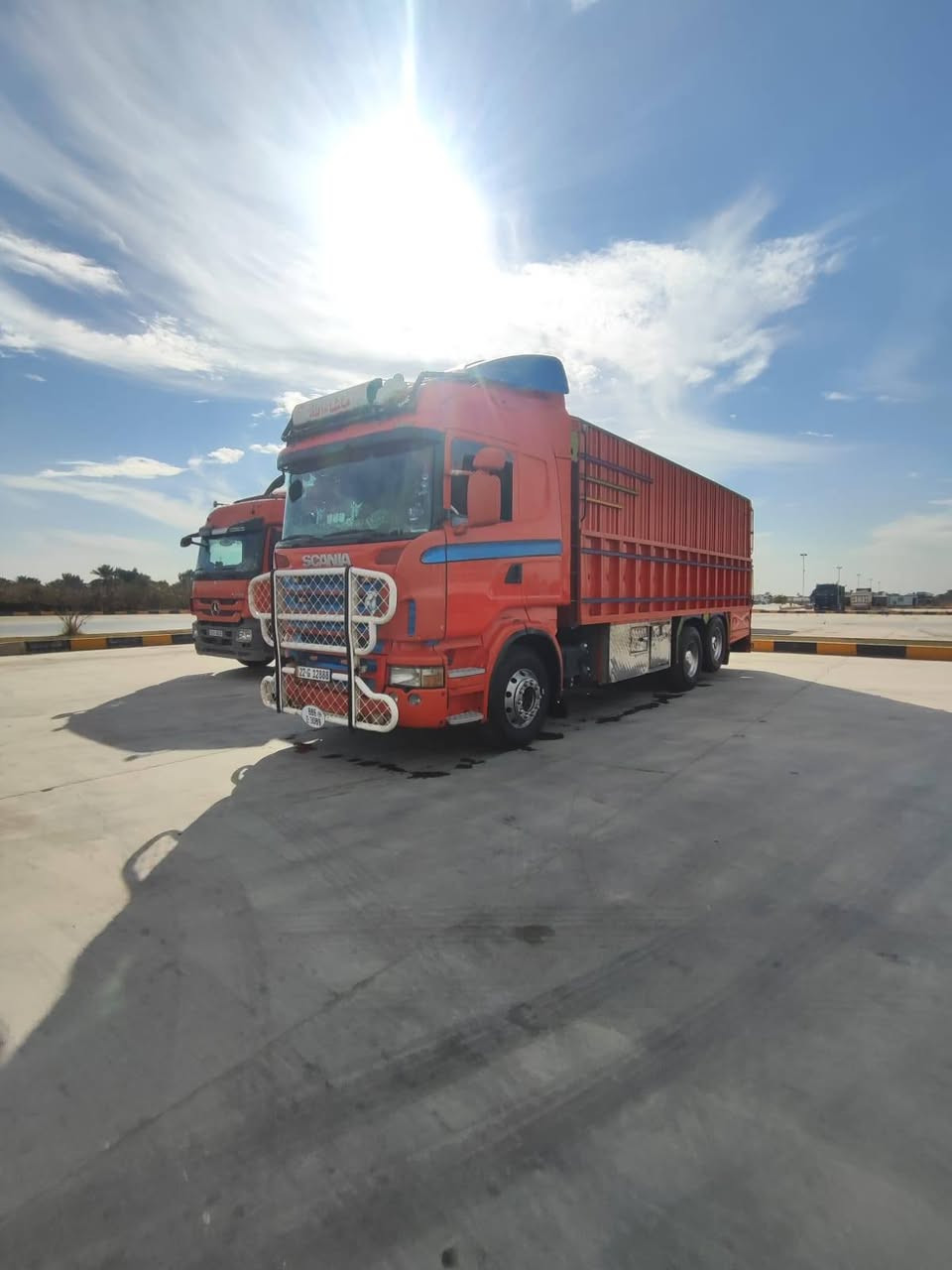 سلام عليكم للبيع سكانيه بومه موديل 2008 مكينه 480 كير اوتو ماتيك كلج شاصي مبطن بلادي اومزوج بلادي تخم تاير جديد ويل كروم سياره كفاله عامه رقم اربيل سنويه لل30 مكان بابل*********** ///***********
