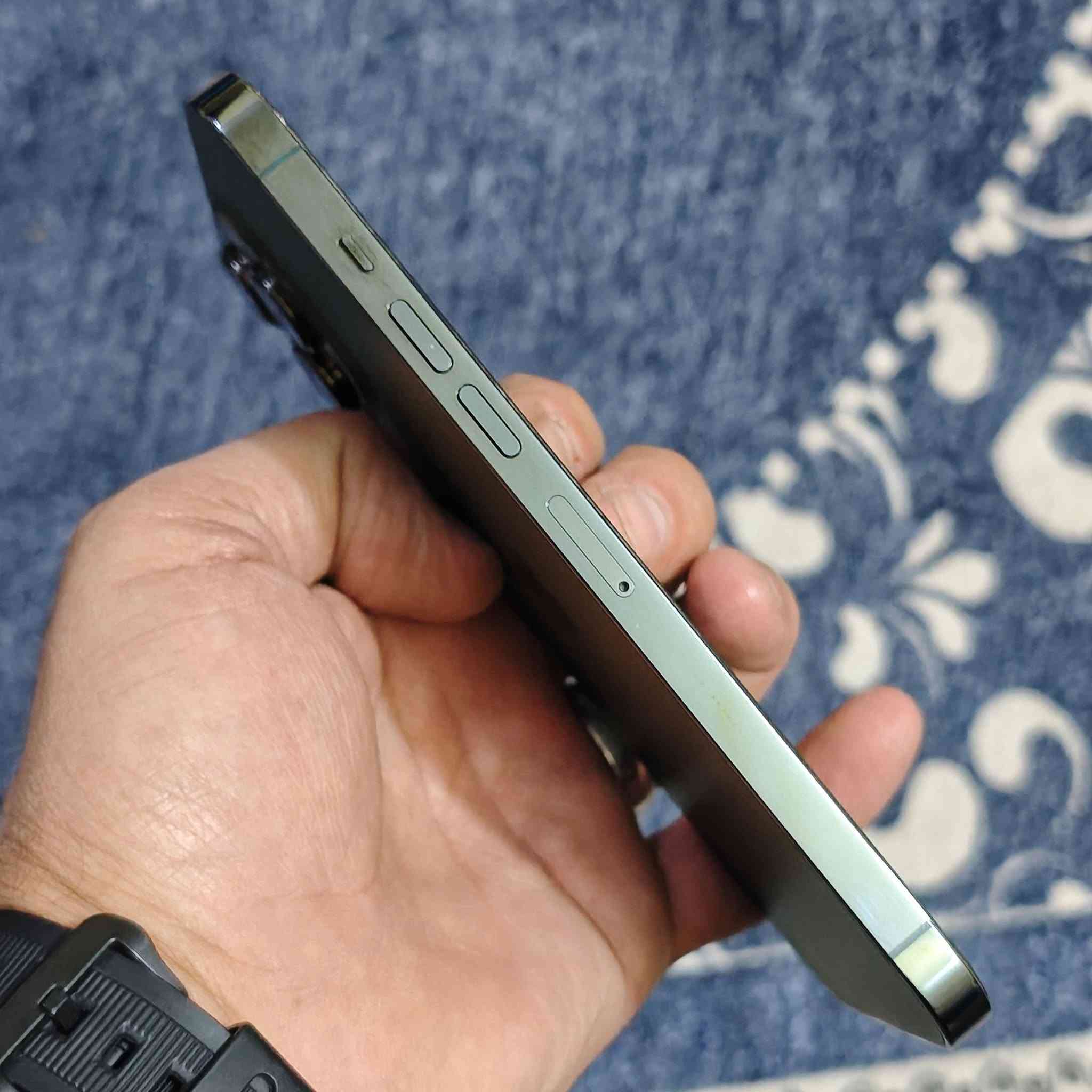 جهاز عندي اول ما نزل اشتريته مكفول من كلشي ممفتوح نهائيا وتر بروف

بطارية 77 

فقط بي فطر صغير باحدى الكامرات وغير مؤثرة على التصوير نهائيا

مكاني الحرية او التاجي رقمي ***********
