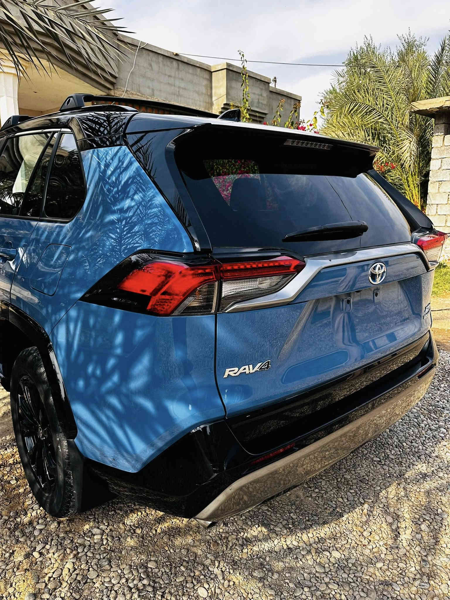 السلام عليكم للبيع تويوتا راف فور 2024 XSEهايبرد بسعر 230$ نقدا ويرهم بمقدمه زينه والباقي اقساط 
الضرر 3 قطع تبديل ابلادي وصبغ( البنيد والجاملغ السكن وباب السكن) السياره ماشيه 34الف ميل ايرباك فقط دركة استيرن وركبة سايق 
مكان السياره ناحية الزاب الصباغية 
للاستفسار : ***********
