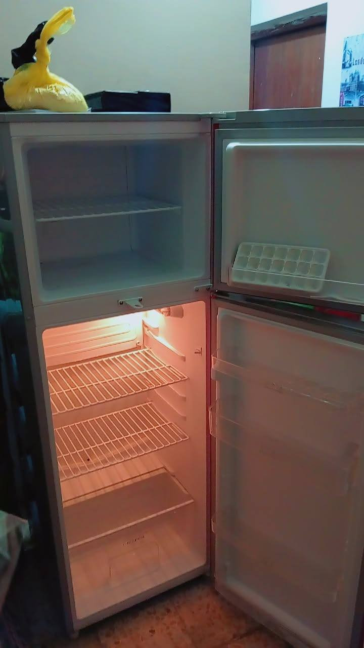 المرجوحة ٧٠  قفل والثلاجة تسعة قدم جديدة ٢٠٠ قفل


**إذا كنت صاحب هذا الإعلان وتريد حذفه لأي سبب، رجاءا أرسل رسالة إلى الدعم الفني**