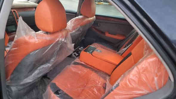 شاهينه مووس ٢٠٠٥ ١٨٠ رويال سه ياره كه ره شي دروزنه زور زور باكه جلده و ناو قه يسيه  شاشه كاميره و حاسه بلوتوس بيلاد سوكاني وه ك اوه بريك به سراوه سارد و كه رم ٢٥٠ مسروفي نيه كونتروله  ٥٣ و مجال سليماني *********** ته نها فروشتن سليماني السليمانية
