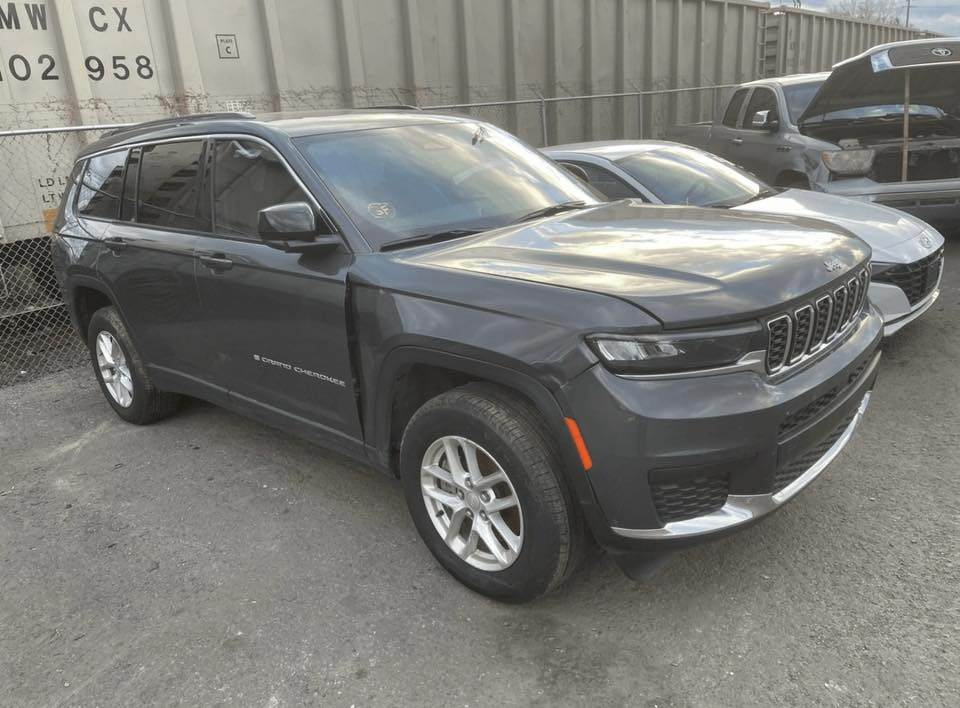 بسم الله الرحمن الرحيم
جيب كراند شيروكي 2025 لاريدو 
ممشى 6000 اخت الزيرو 
بيه خسفه بل جاملغ فقط تعتبر كلين تايتل 
تاريخ الوصول 2026/4/1
السعر 250 وبيه مجال
النقل مدفوع تستلم بل ميناء 
***********
