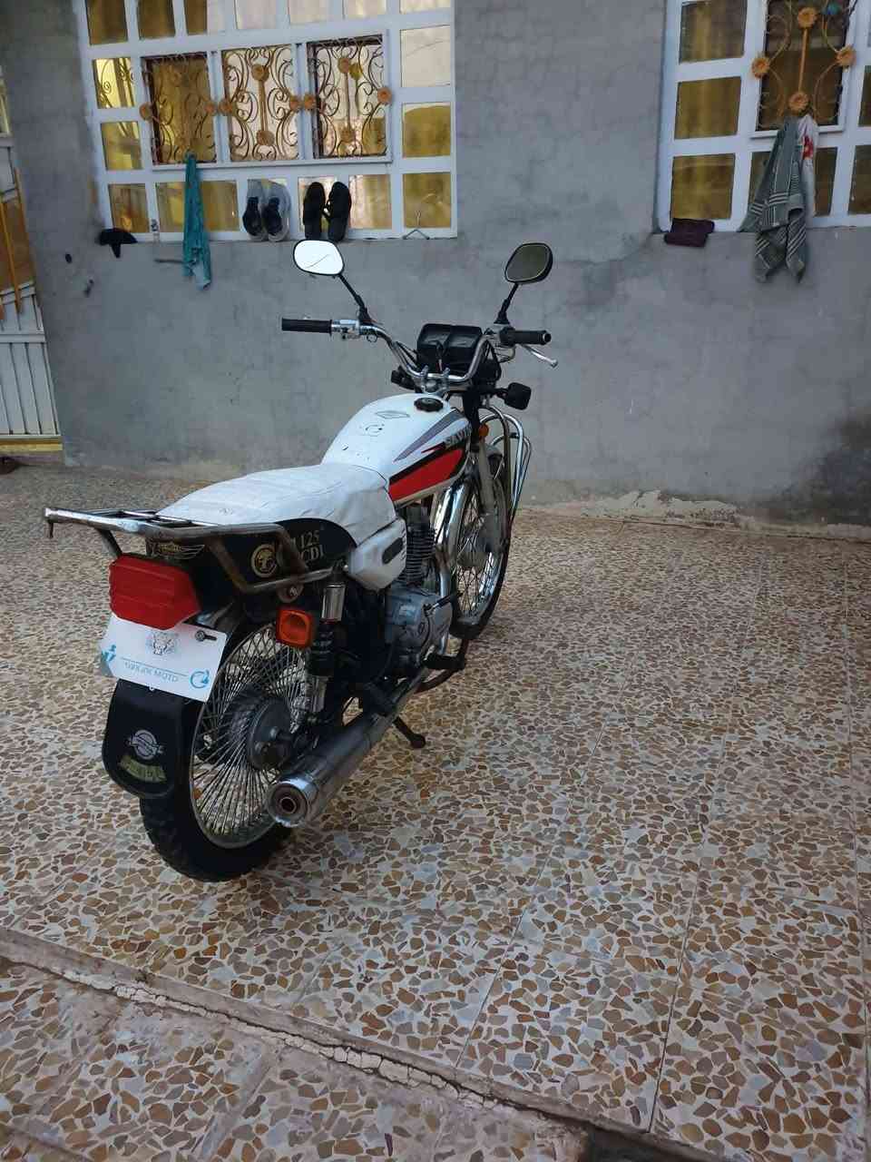 السلام عليكم ماطور بارت 5 تسعات
ماطور جاهز كلو شرط السعر 250
للإستفسار الاتصال على الرقم 
***********
