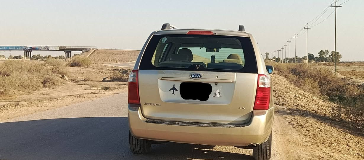 السلام عليكم
كيا سيدونا موديل 2008 سياره نضيفه مال جناي رقم بغداد بسمي 
مكان السياره الديوانيه 
السعر (110)وبيه مجال 
للاستفسار  ***********
***********
