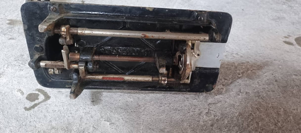 مكينه خياطه
ما عرف بيها بس العطل بالخياطه 
السعر 40 وبيها مجال قليل


**إذا كنت صاحب هذا الإعلان وتريد حذفه لأي سبب، رجاءا أرسل رسالة إلى الدعم الفني**
