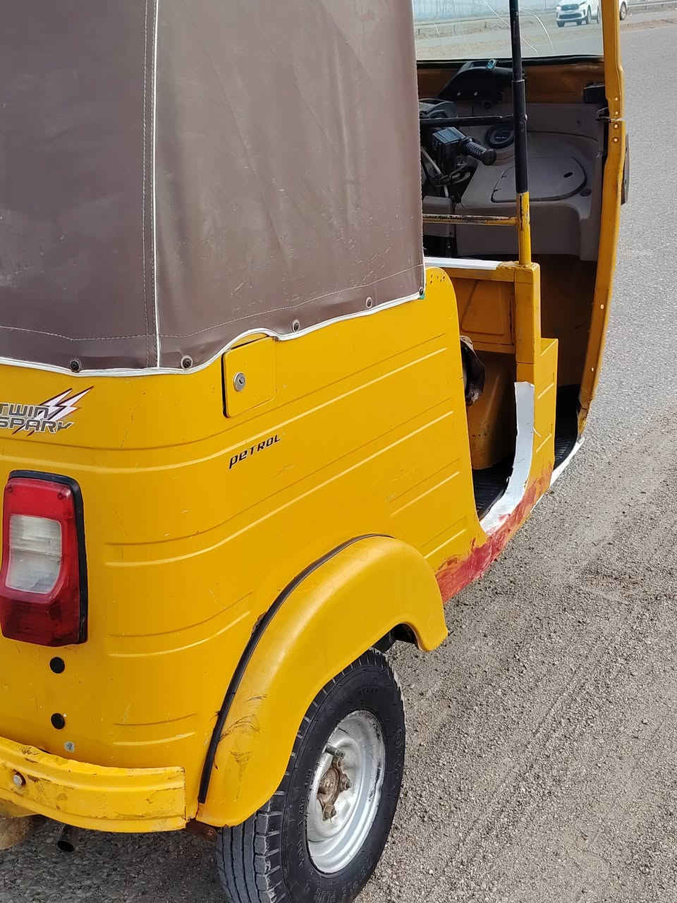 تكتك مديل 20شهر8ورق سيد خلدون. كيمه عوزه تجفيت فقط تخم تير جديد كهرباء كهله شغله مابيه نقص فقط تجفيت
***********
