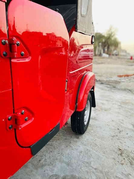 سلام عليكم تكتك موديل 2023 كفاله عامه تكتك زيرو رقم كربلاء مكاني بغداد مدينه الصدر مكينه دنرفيس ما محطوط عليه السعر 11 ملوين وبيه مجال حك الجيه الرقم ***********
