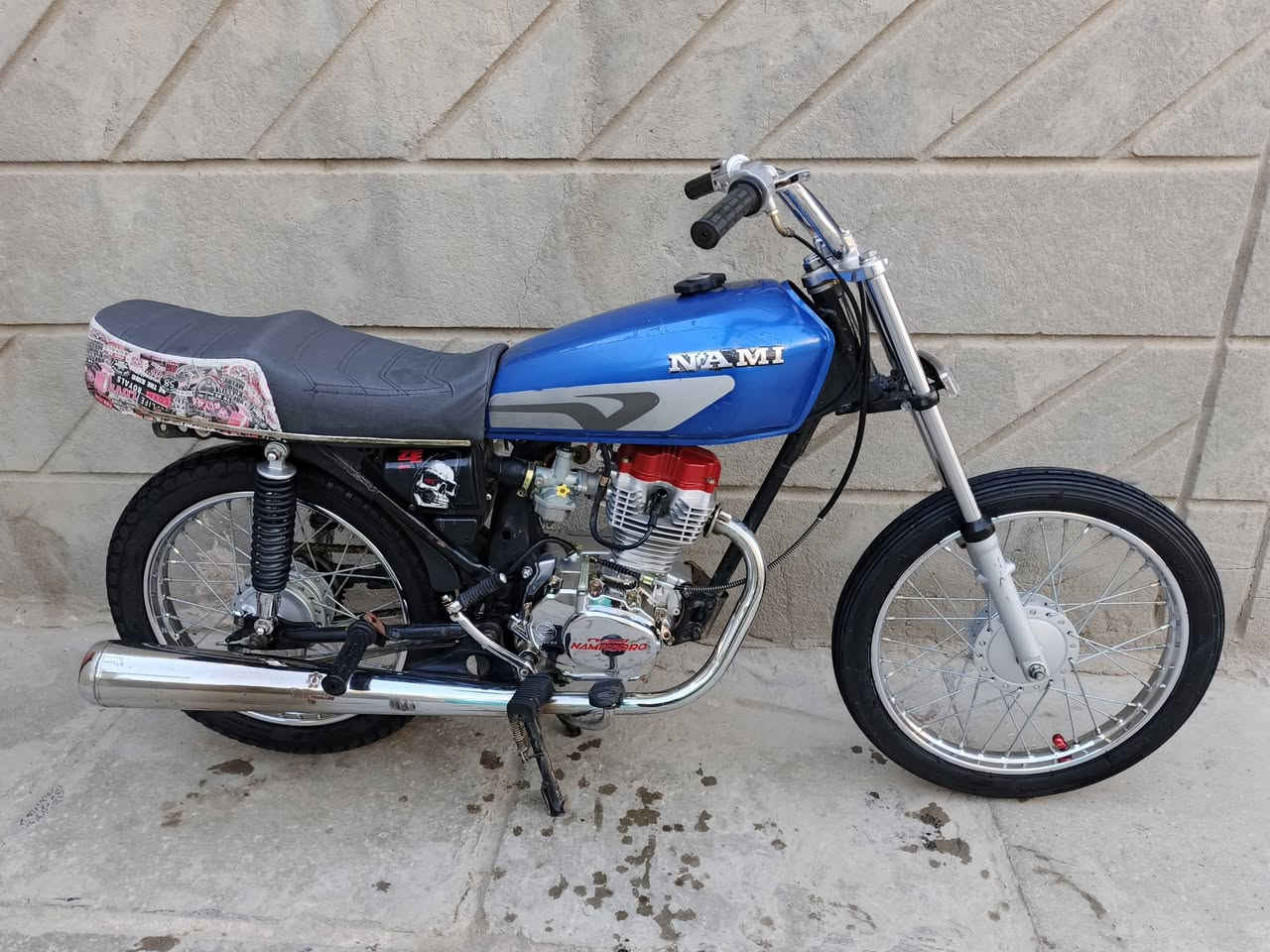 السلام عليكم دراجه للبيع تعمير 25 ما مفتوحه بيها برغي  مكينه تيربو كلك كلك  لدراجه سعرها 575مكاني ناصريه مركز ***********
