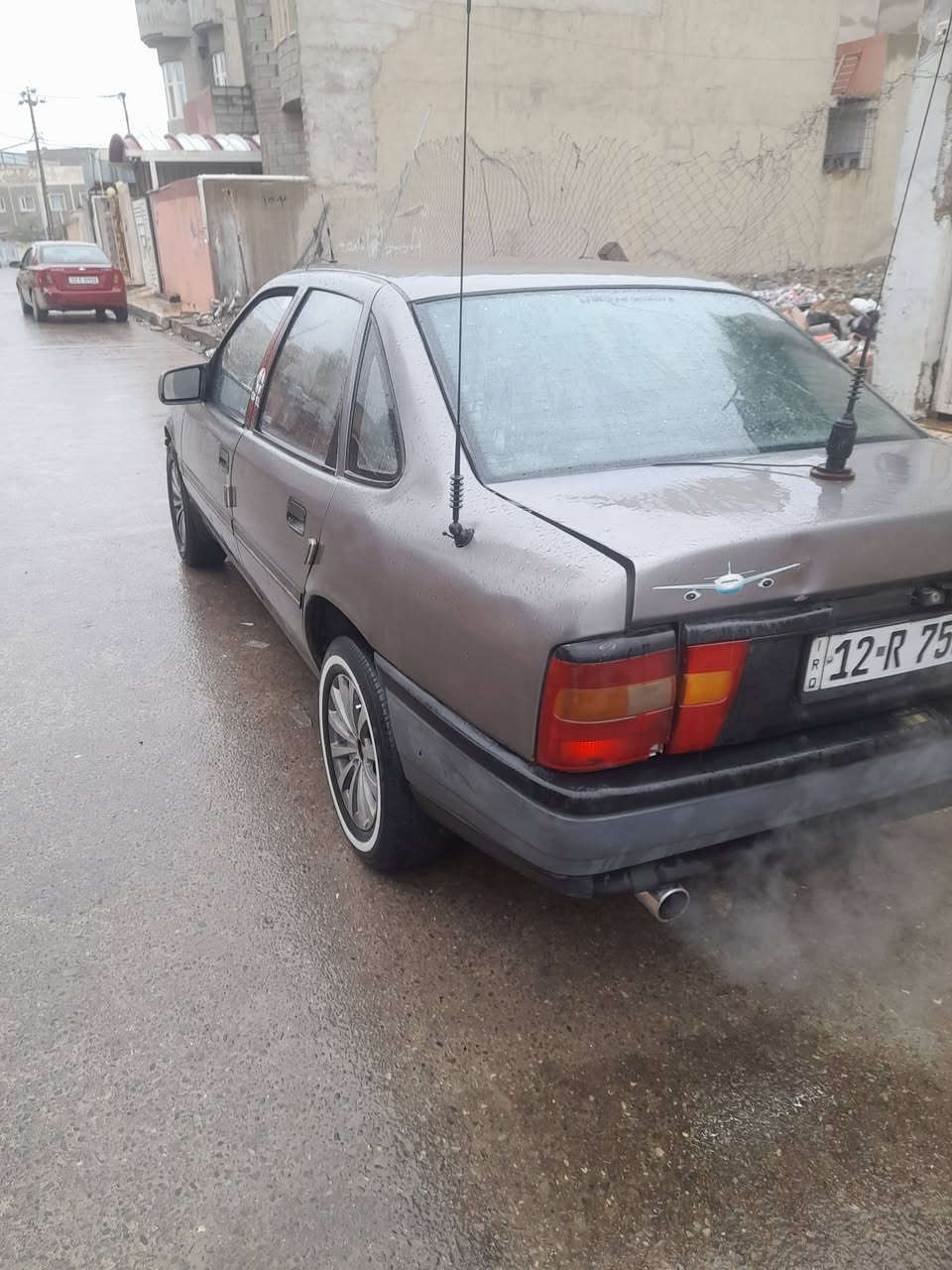 سيار اوبل فكتره نضيف مصبوغ عام كابون بنزين بيه رقم دولي كير محرك شرط بس نفخ اربع تايات جدد تحويل  سيار مل بيت وشغل حجم 16مسجل جديد سماعات بلوتوث اب شرط السعر 36او بيه مجال قليل رقمي *********** مكاني حي عدن
