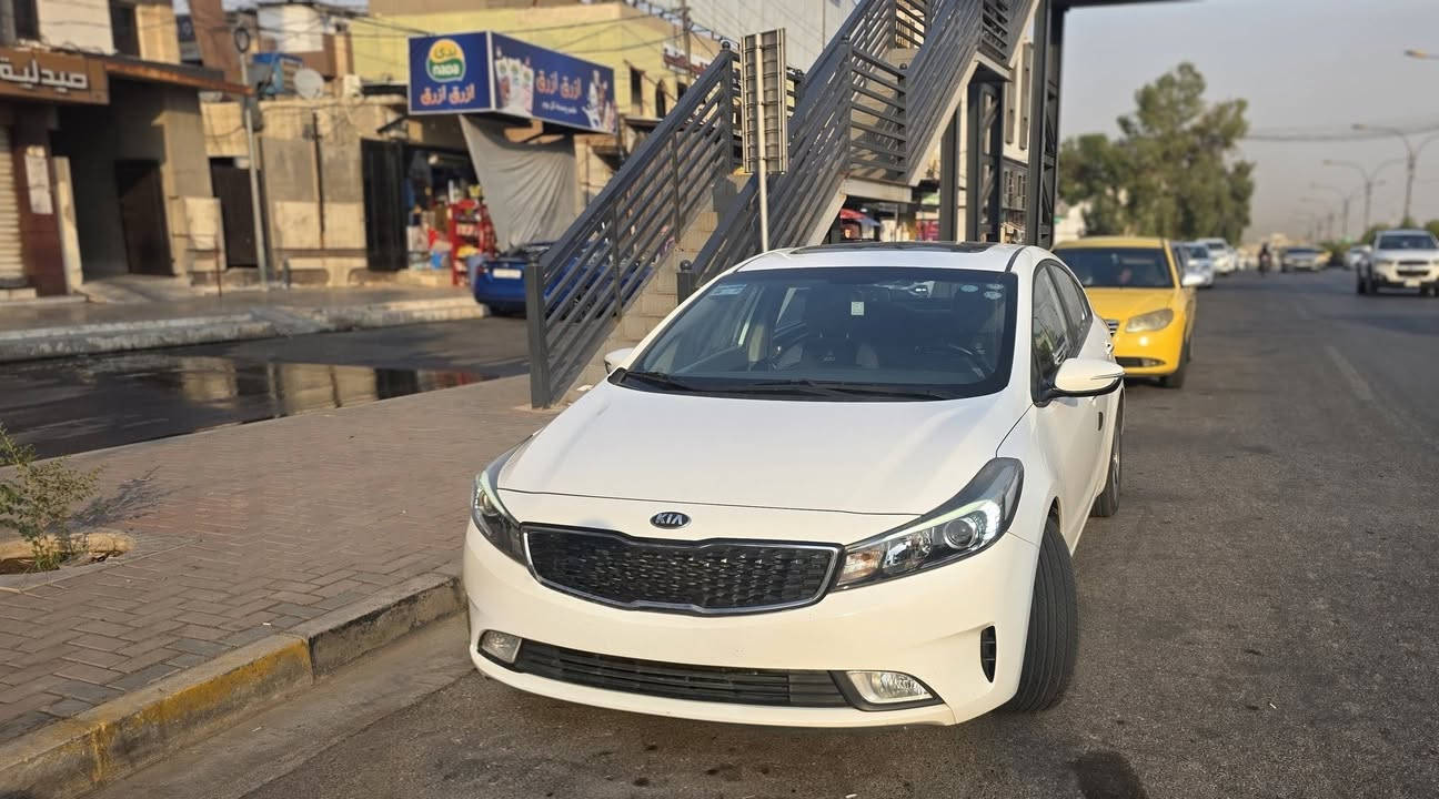 سيراتو ٢٠١٨ 
ابيض 
محرك ٢٠ دوش 
مكفولة مابيها قطرة صبغ نظيفة جدا ( وارد خليجي) السيارة بأسم صاحب المنشور رقم أربيل 
سلايد 
مري شفط 
شاشة كامرا 
ماشية ١١٠ الف 
ويل كب 
السعر ١٣٥ ورقة 
تفاصيل أكثر :- موبايل ***********
