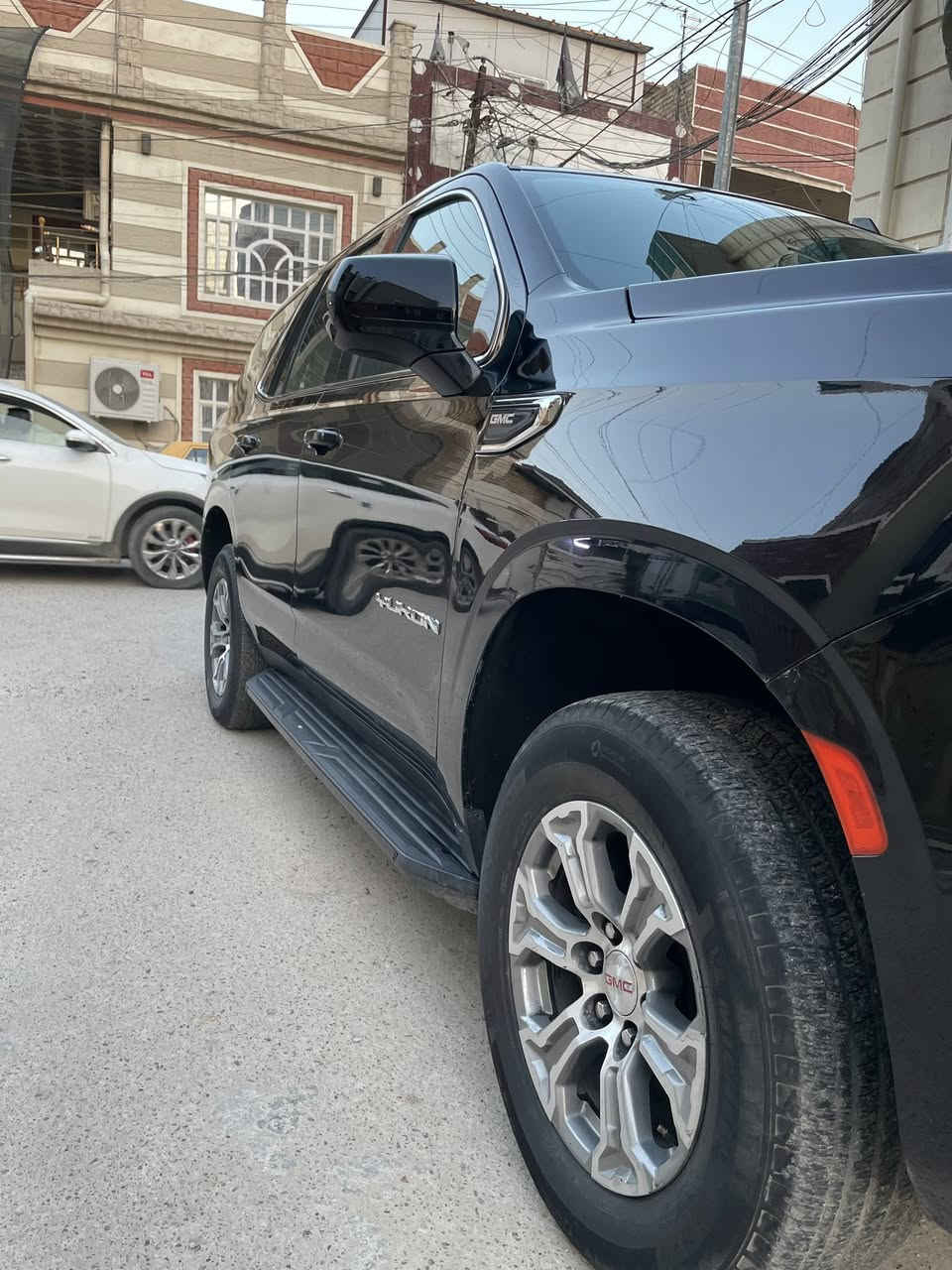 جمسي موديل 23 وكاله منصور خليجي ماشية 49000 بغداد مشروع وطني بسمي صيانة كامله بيه 3 قطع بدون ضربه بالدواخل فقط خارجي بدون ايرباك مرفق صور سونر *********** مكانه بغداد السعر 44
