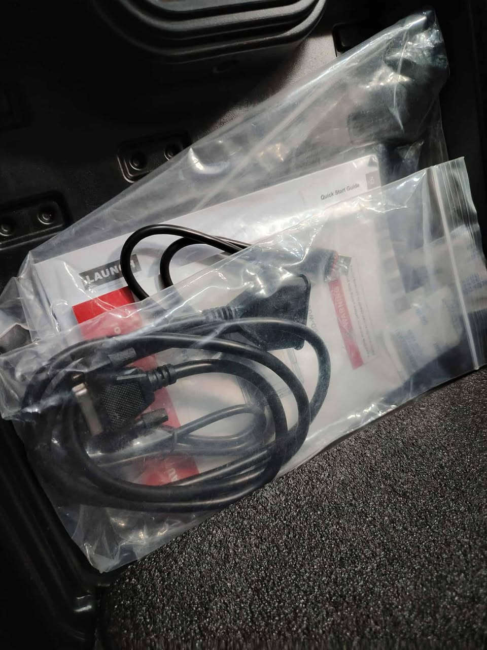 امتلك "عقل" سيارتك BMW مع أقوى جهاز فحص وبرمجة لعام 2025! 🏎️💨
هل سئمت من زيارة الورش في كل مرة يظهر فيها ضوء التحذير؟ إليك Launch Elite 2.0 (نسخة 2025)، الجهاز الذي يمنحك سيطرة كاملة واحترافية على سيارة BMW الخاصة بك، تماماً كما في مراكز الخدمة المعتمدة.
لماذا يعتبر هذا الجهاز "البيعة" الأقوى لك؟
فحص شامل وعميق (Full System): لا يكتفي بالأعطال السطحية، بل يدخل في عمق جميع أنظمة السيارة (المحرك، القير، الفرامل، الوسائد الهوائية).
برمجة وتكويد الـ ECU: يمكنك الآن القيام بعملية ECU Coding وتعديل خصائص السيارة التي كانت تتطلب خبيراً.
اختبارات الأداء الحية (Active Test): اختبر كل قطعة في سيارتك بشكل منفصل للتأكد من سلامتها قبل تغييرها.
تحديث مجاني للأبد (Free Lifetime Update): استثمر مرة واحدة واحصل على أحدث التحديثات لسيارات BMW مجاناً مدى الحياة.
خدمات الصيانة الشاملة (All Service): يتضمن كل ما تحتاجه من تصفير عداد الزيت، معايرة الفرامل، برمجة البطارية، وغيرها الكثير.
لمن هذا الجهاز؟
✅ لأصحاب سيارات BMW: وفر آلاف الريالات/الدنانير واكتشف أعطال سيارتك بنفسك.
✅ لأصحاب الورش: ارفع من مستوى خدماتك وقدم فحصاً دقيقاً وسريعاً لعملائك بأحدث تقنيات 2025.
💰 العرض الخاص: احصل على نسخة 2025 الأصلية الآن بـ [125,000] واستمتع بدعم فني وتحديثات مجانية!
📍 متوفر للتسليم الفوري | الكمية محدودة جداً!
📞 للطلب أو الاستفسار، تواصل معنا عبر الخاص أو واتساب: [***********]
