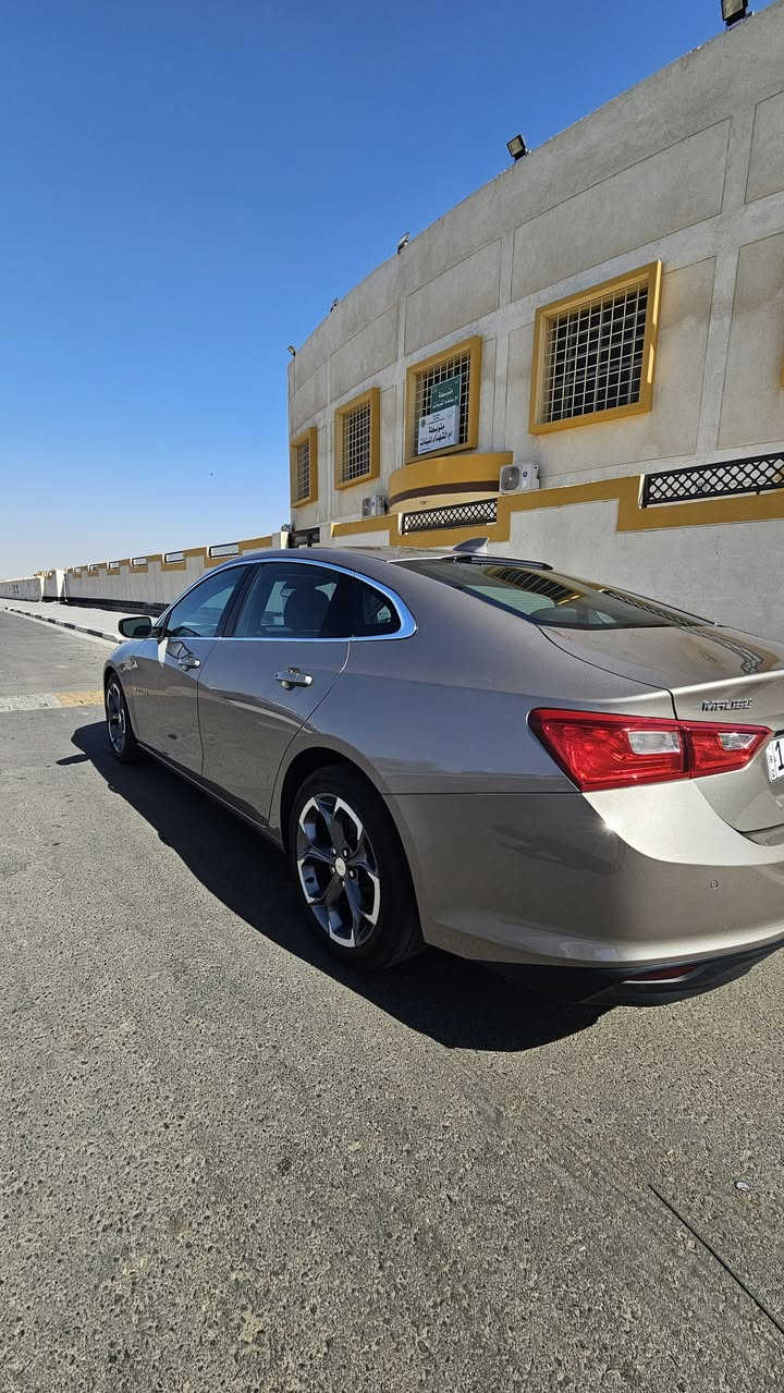 ماليبو 2023 LT
حادث خفيف سطحي بدون ايرباك وما واصل الراديترات
تبديل جاملغ تفصيخ اصلي
السيارة جديدة ماشيه قليل 21000 ميل
مكان السيارة البصرة رقم بصرة معوقين 
السعر 148
للتواصل اتصال على الشريحة او واتسب
***********
***********
