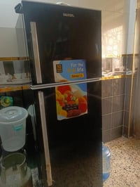 سلام علكم ثلاجه حجم ٢٦ قدم بعدها بنايلون على التجميدالسعر ب٣٥٠ مكاني ب...