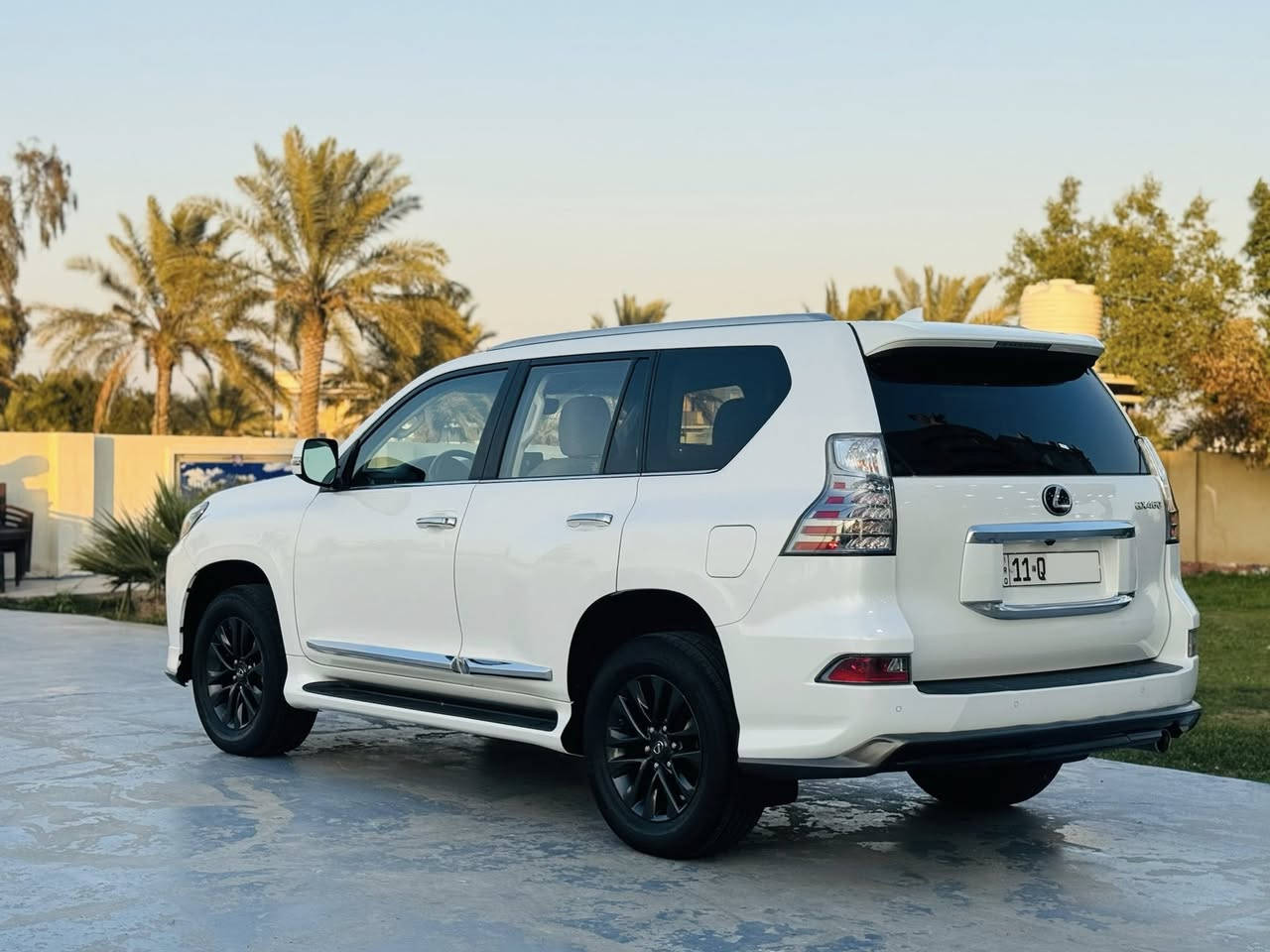 السلام عليكم
للبيع 
لكزز برادو  2022
gx460 premium
محرك 8 سلندر 
4600cc 
السيارة ماشية فقط 28الف 
 السيارة جديدة
.وارد امريكي 
.الحادث جاملق وبنيد 
.رقم بغداد بسمي 
.مواصفات معروفة فول 
.فتحة سقف 
.شاشة كبيرة لمس 
.شاشه ماوس 
.حساسات 
.رادارات بل مري 
. وتحديد مسار  
.كشنات كهرباء تدفئة تبريد 
.المقاعد الخلفية فتح واغلاق كهرباء
٣ قطع تبريد
.وبعد هواي مواصفات مامذكورة 

السعر430 ورقةوبيهة مجال 

مكان بغداد 

رقم الهاتف (***********)
