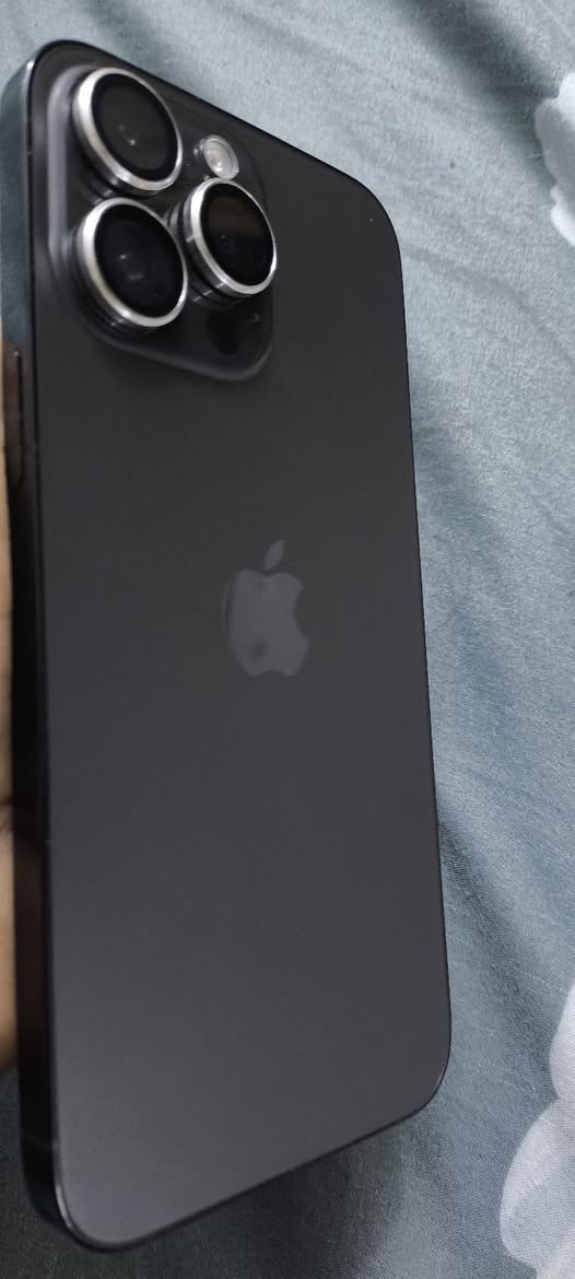 14 برو ماكس ذاكره 256 دبل خط خطين بطاريه 77  مبدل شاشه اصليه فقط بشرط شاشه اصليه  السعر 490 قفل ***********
